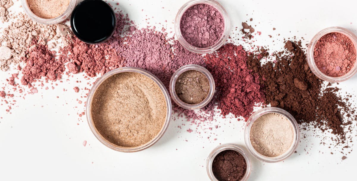 Natural mineral makeup in powder form | Discover the range at Cow & Coconut