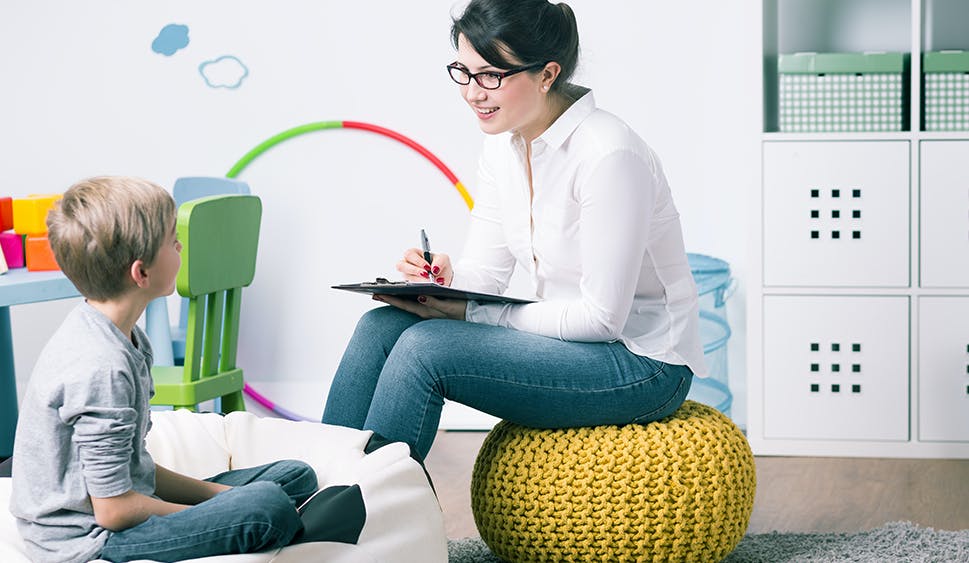 De quelles aides puis-je bénéficier si mon enfant est dys ?