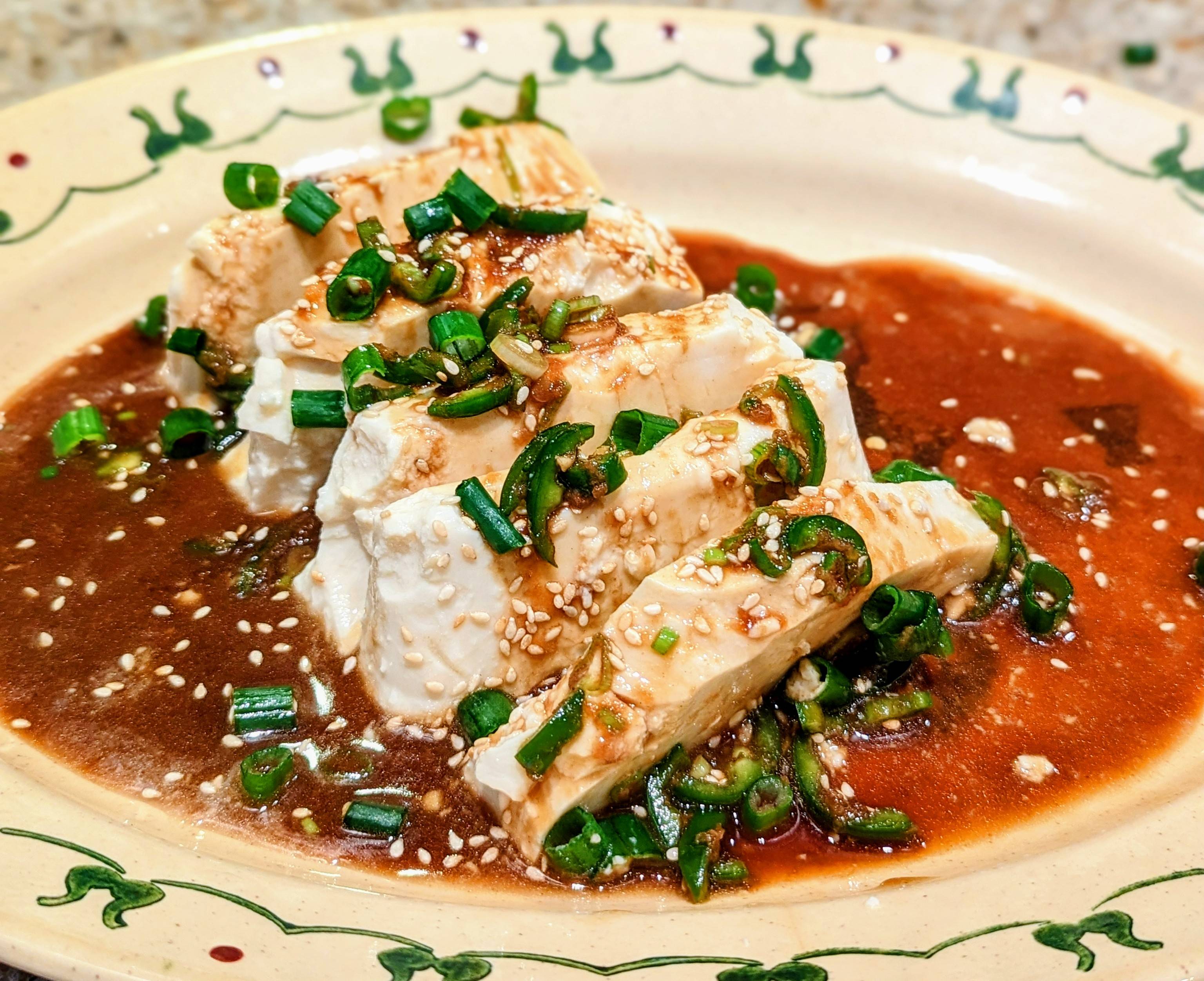 Liángbàn Dòufǔ (涼拌豆腐 - Spicy Cold Tofu)