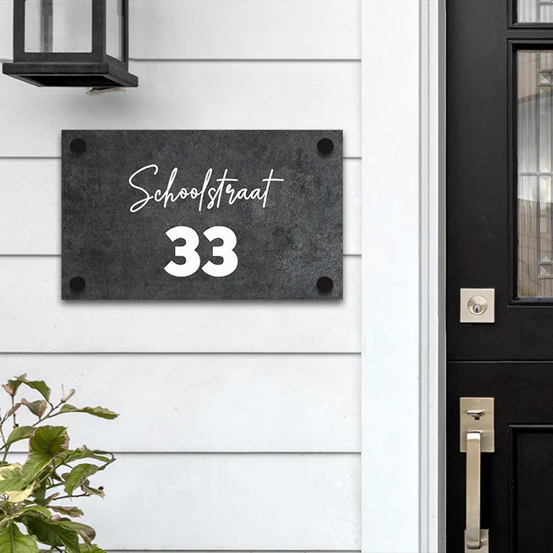 Samenwerking naambordje voordeur