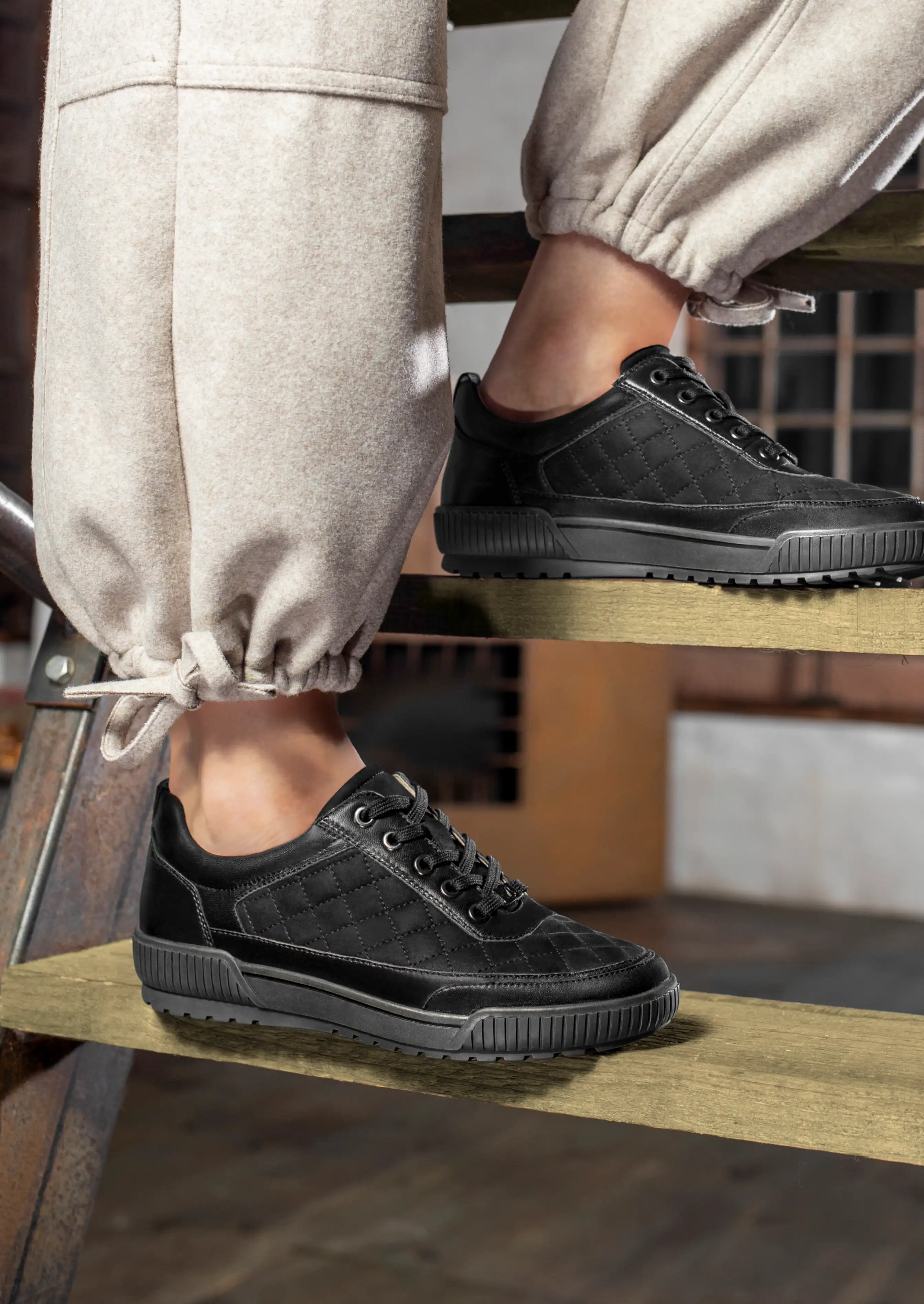 Mules CAPRICE 9-24304-43 - Largeur G, Cuir Véritable - Semelle Amortissante Pour Confort Optimal - Style élégant - 4