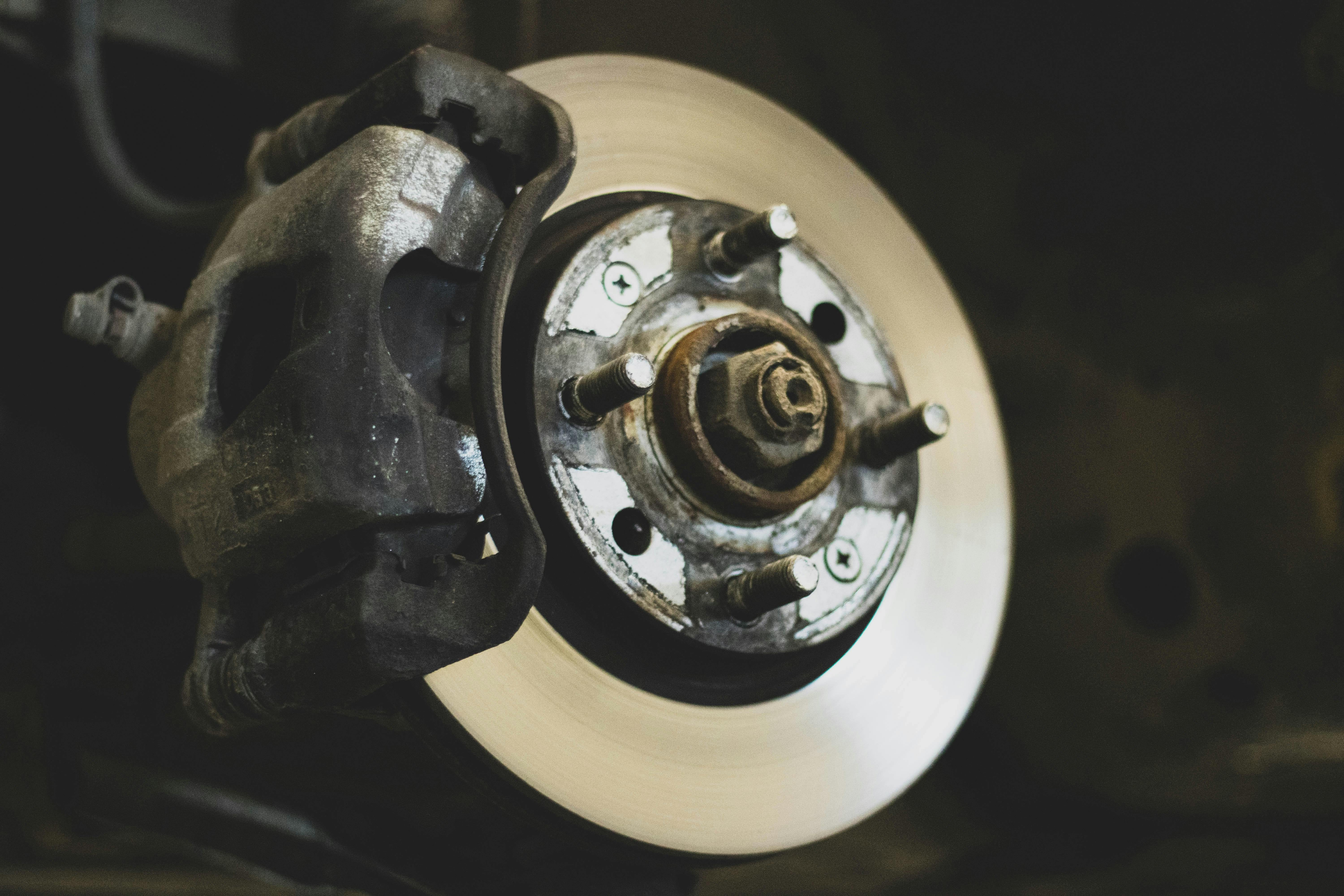 A Comprehensive Guide to the Different Types of Brake Pads: Which is Right for Your Vehicle?