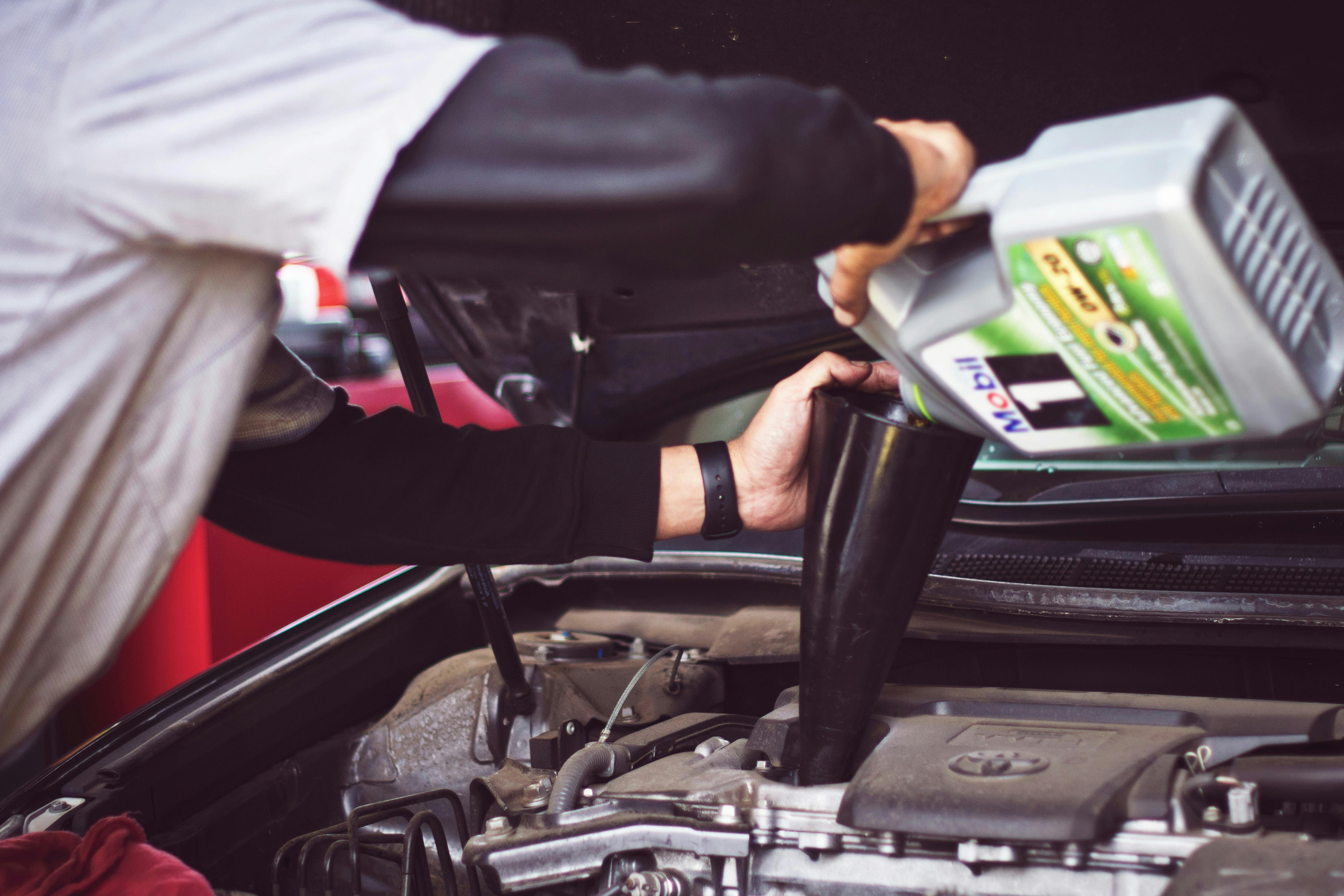 5 Reasons Why Vehicle Maintenance is Essential for Safe and Efficient Driving