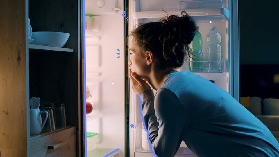 Is Late Night Eating Sabotaging Your Health Goals? (Plus 6 Tips to Help You Break the Cycle!)