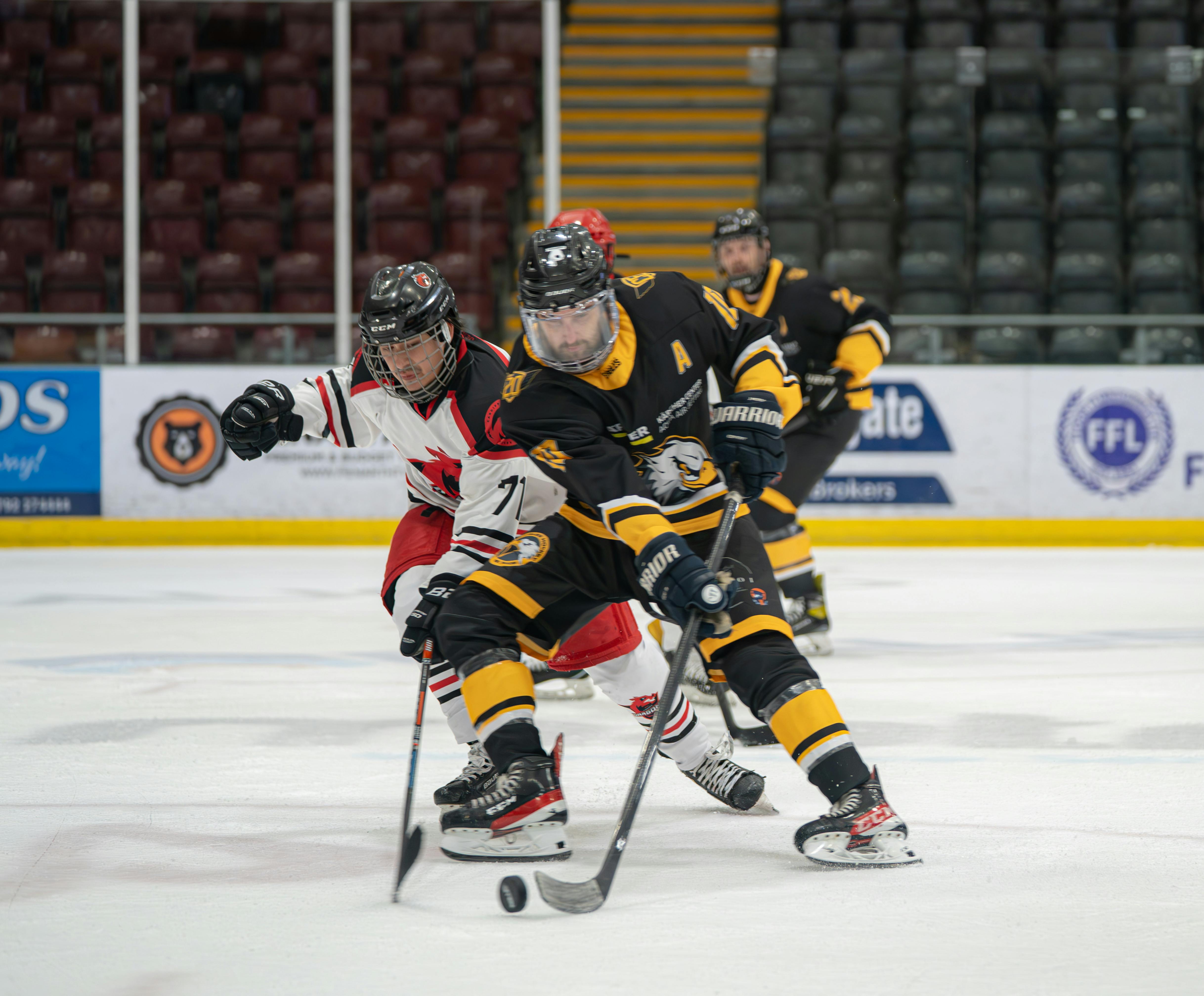 Cardiff Eagles Jonny Morgan drives the net