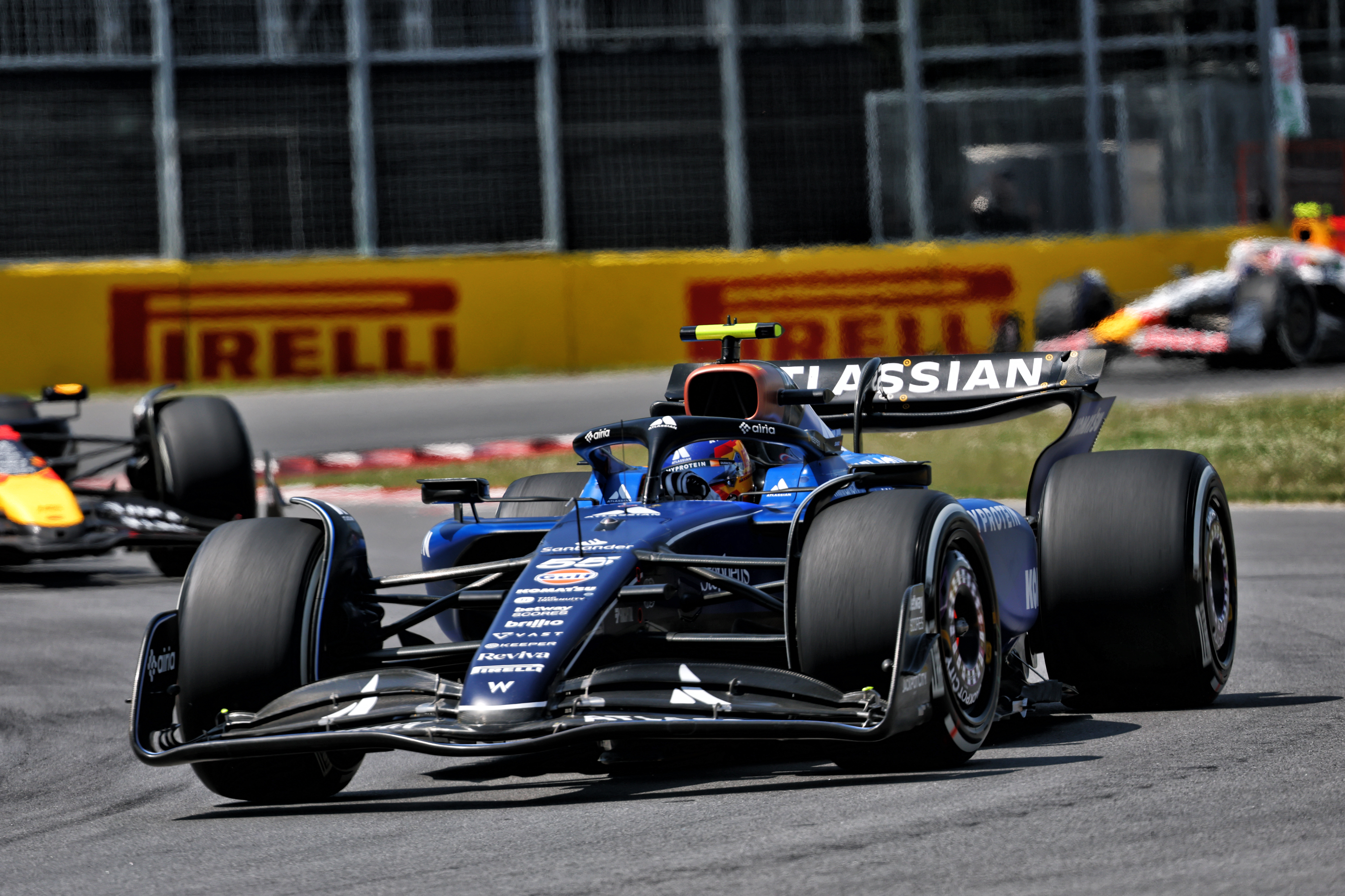 Carlos Sainz saves a point in a frustrating Canadian GP