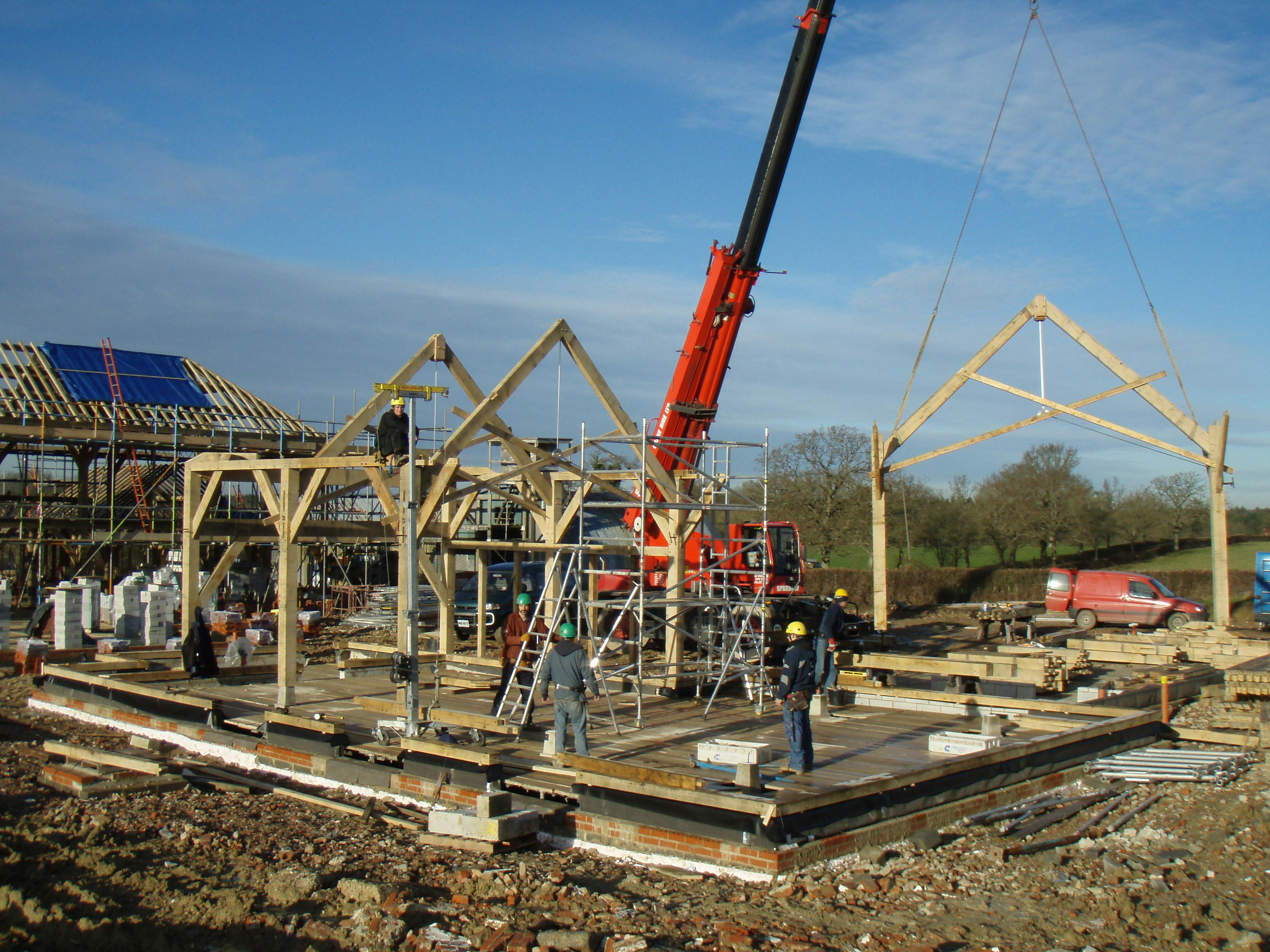 Assembling a large-scale oak-framed family home on-site