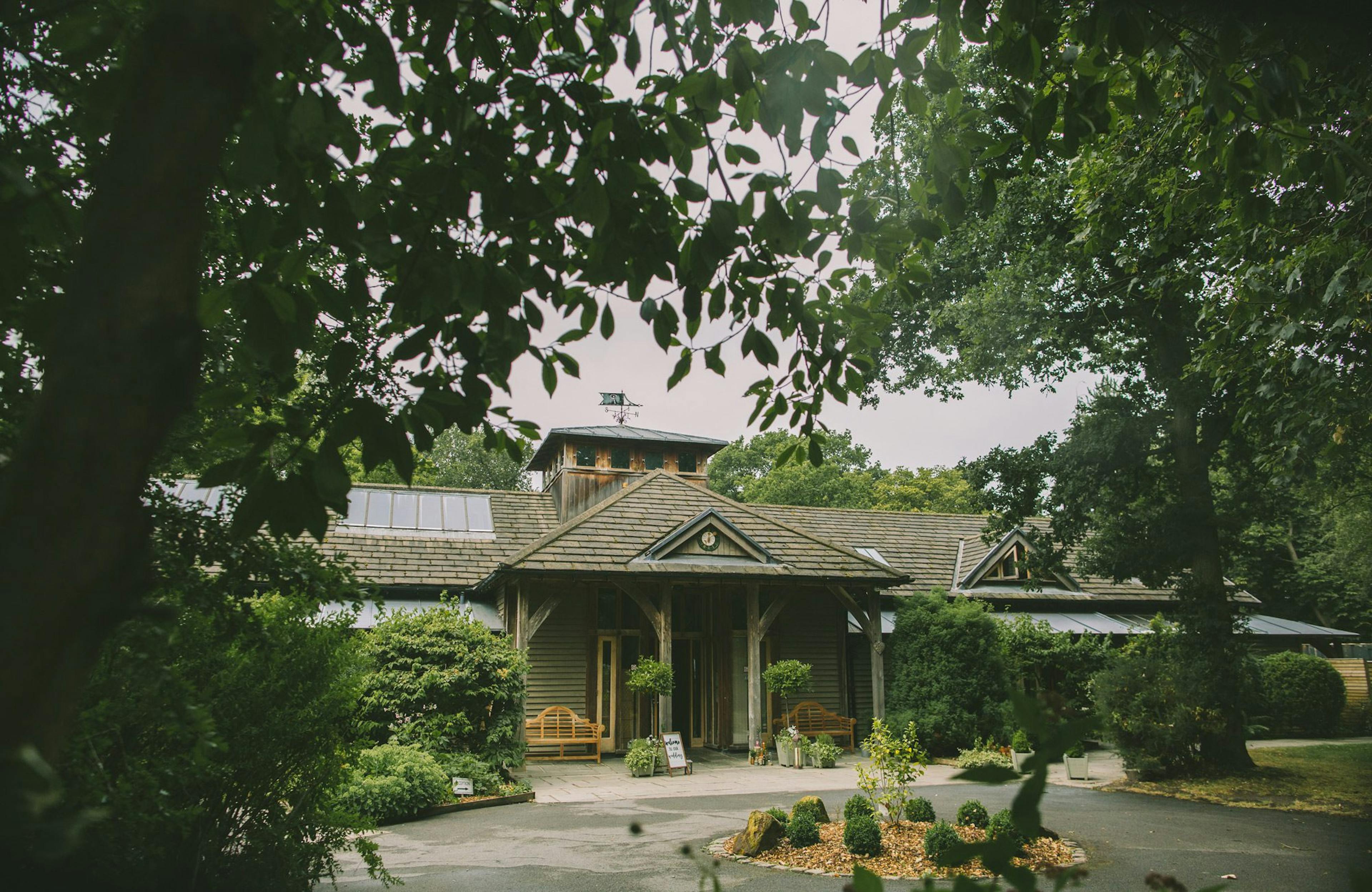 Exterior view of an oak-framed weding abrn