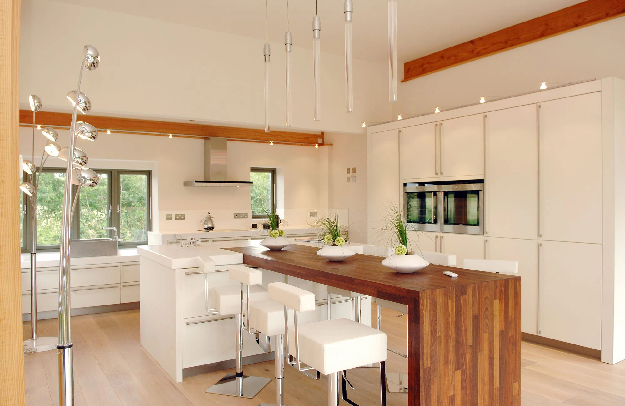 Open-Plan Kitchen with Douglas Fir Framing, Modern Finishes, and a Distinctive Timber Breakfast Bar