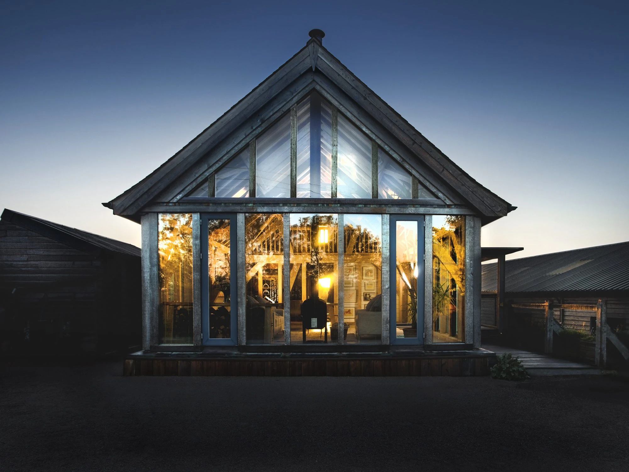 Carpenter Oak Show Barn at Sunrise in East Cornworthy