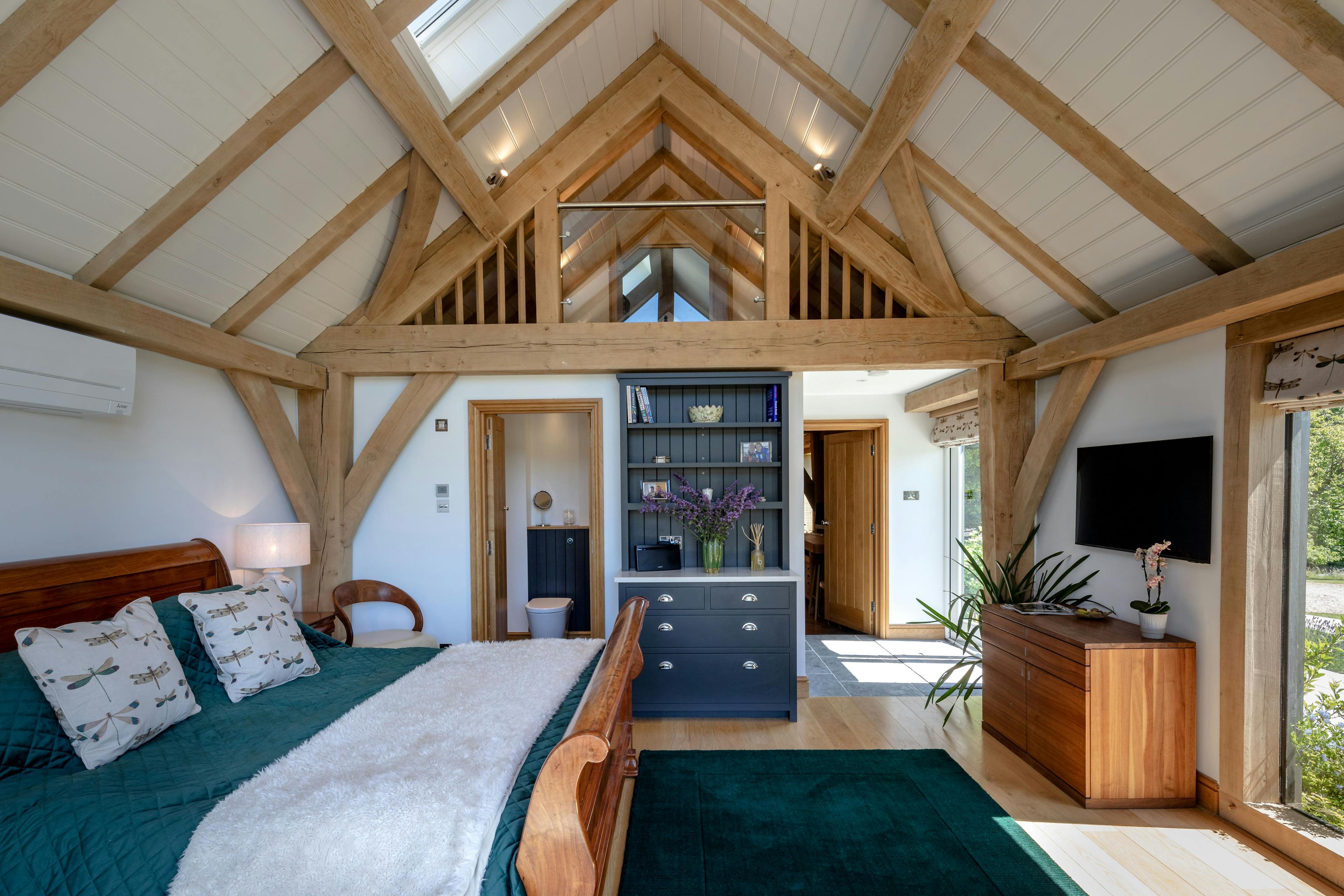 Oak framed annex with bedroom