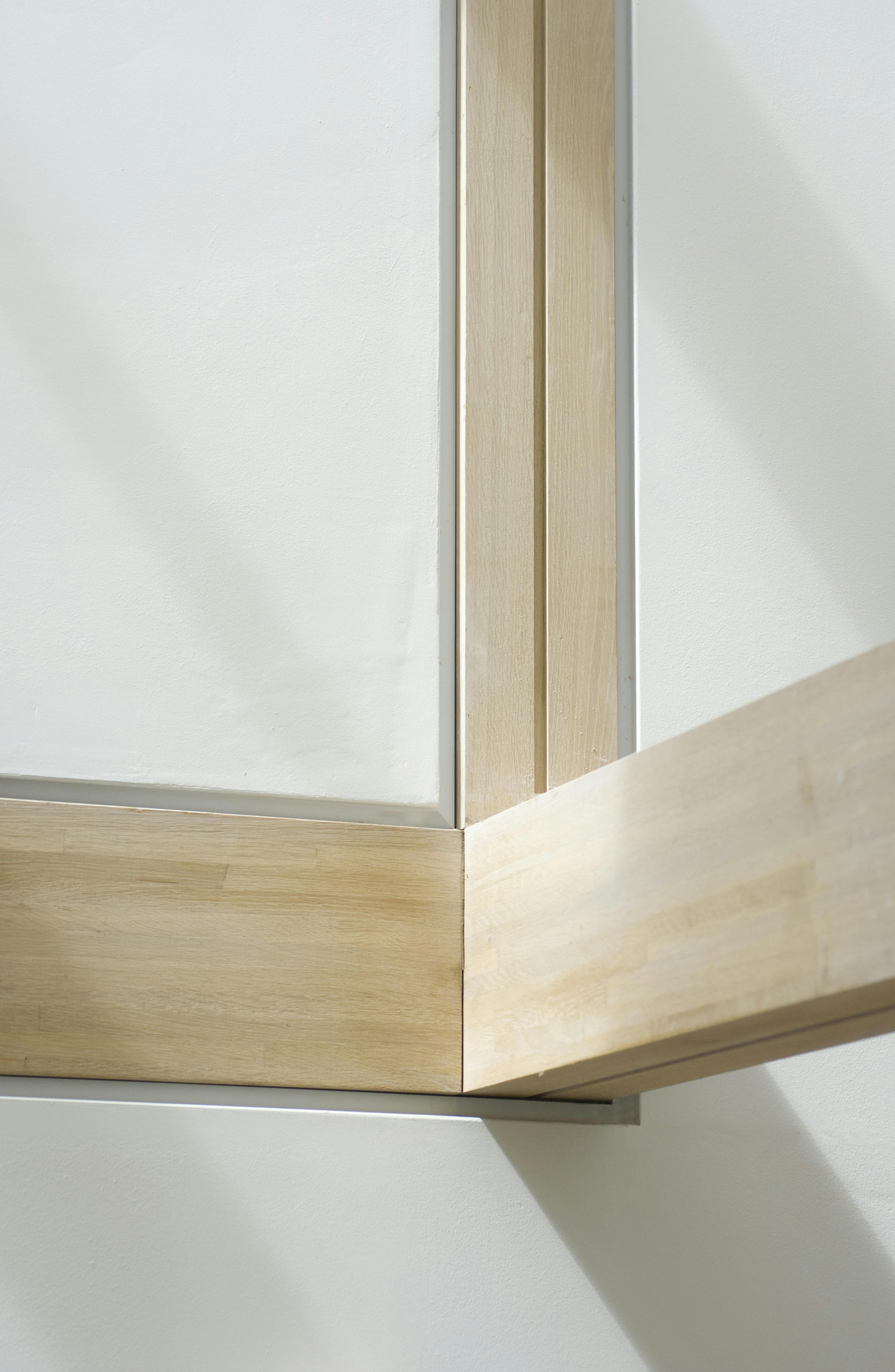 A join of a section of the frame in an oak glulam framed house