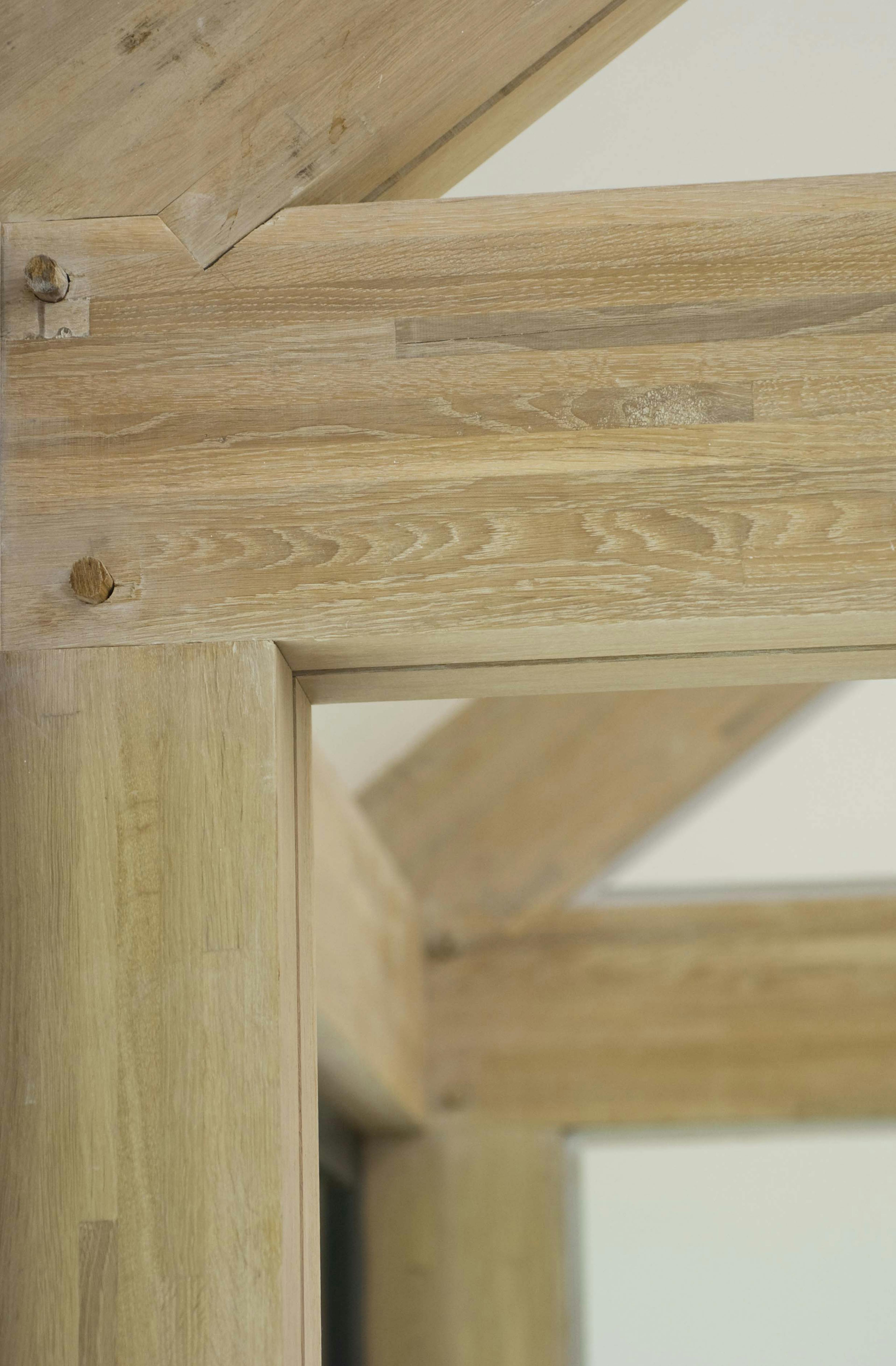The detail of a post of oak glulam