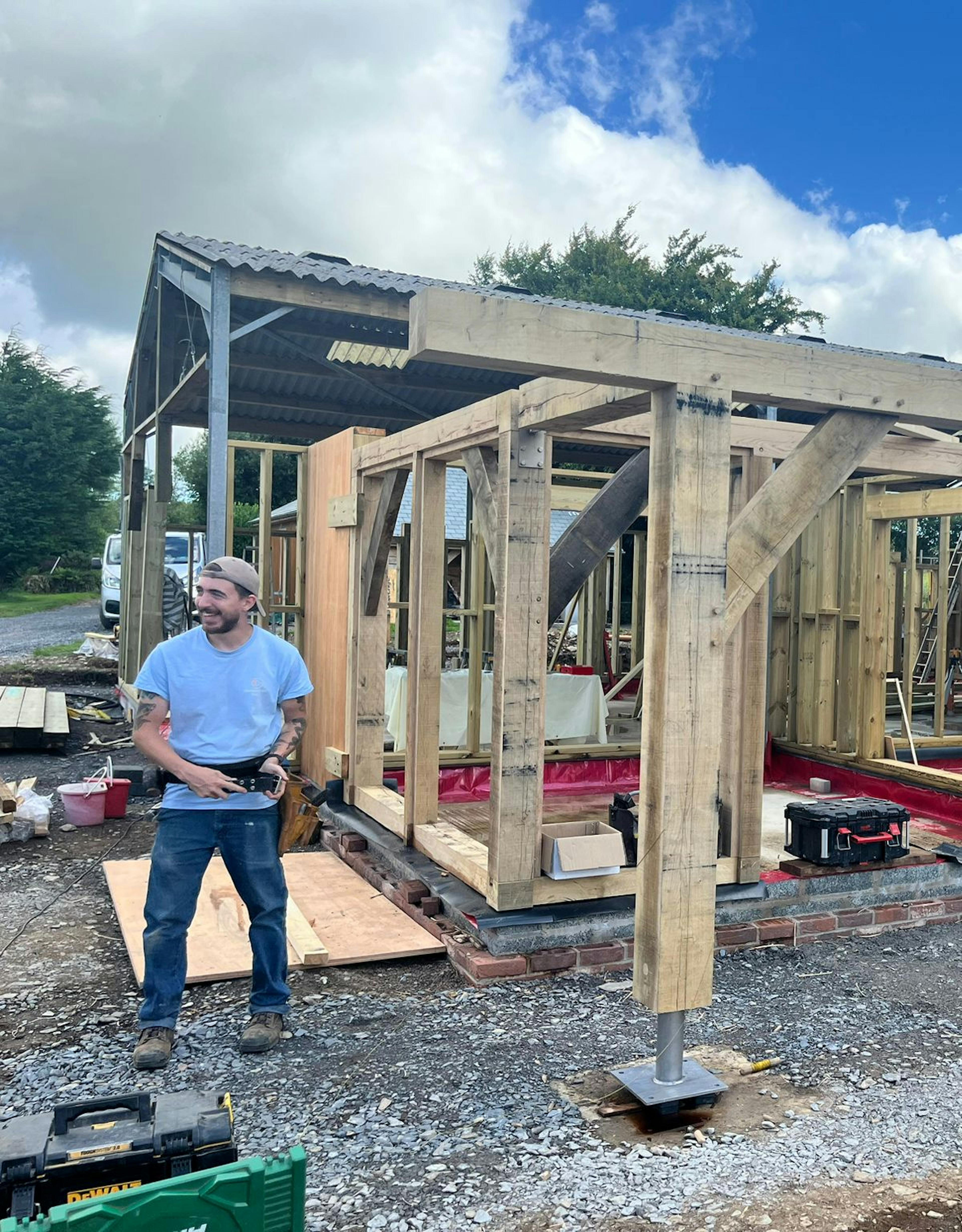 EO_Day_Site_Carpenter_Dan_Bex_Frame