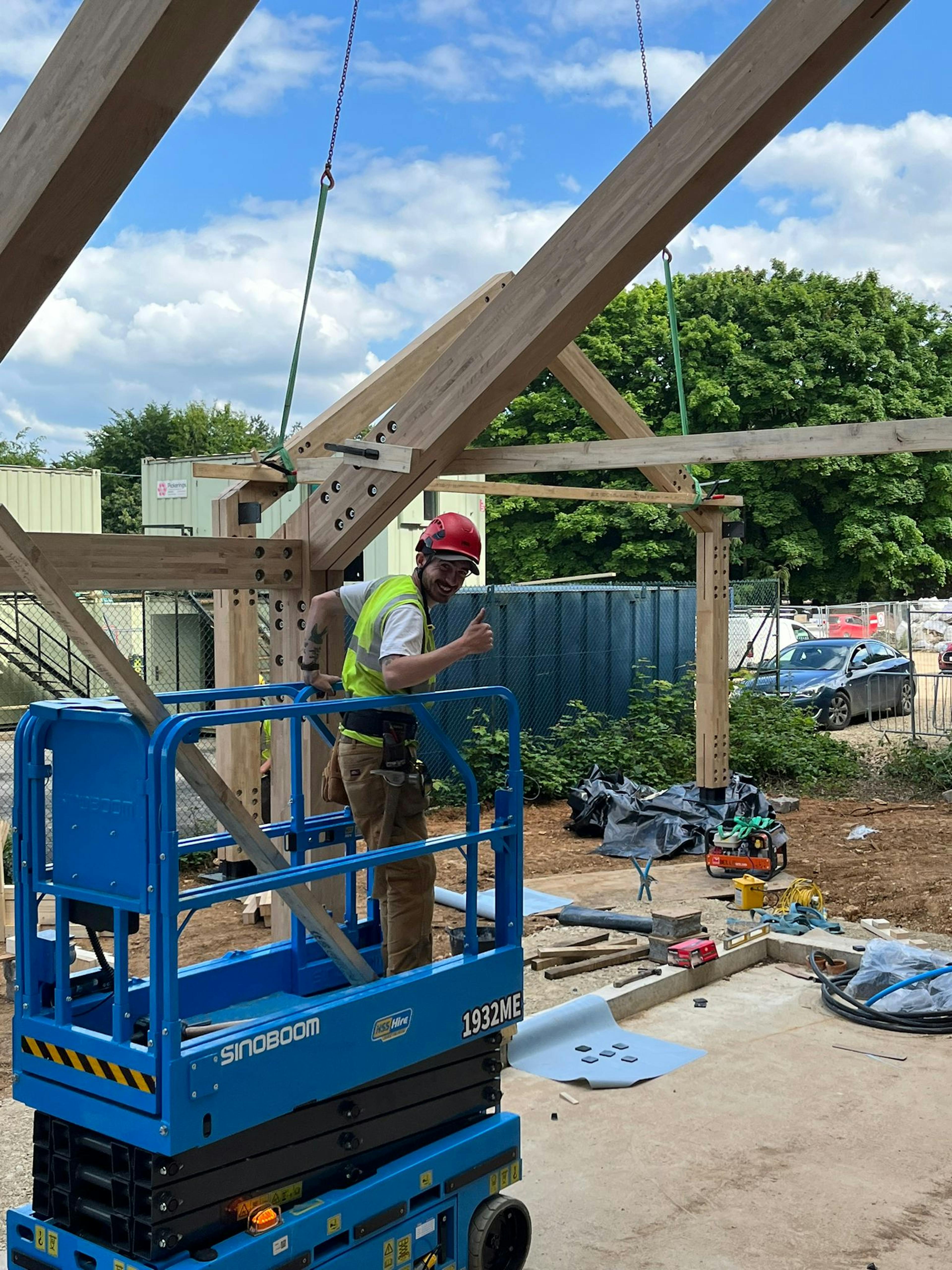 EO_Day_Site_Carpenter_Dan_Bex_Lift