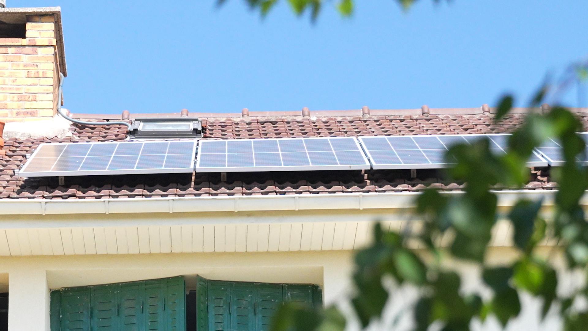 Installation de panneaux solaires d'une puissance de 3kWc à Choisy-le-roi chez M. Reitter