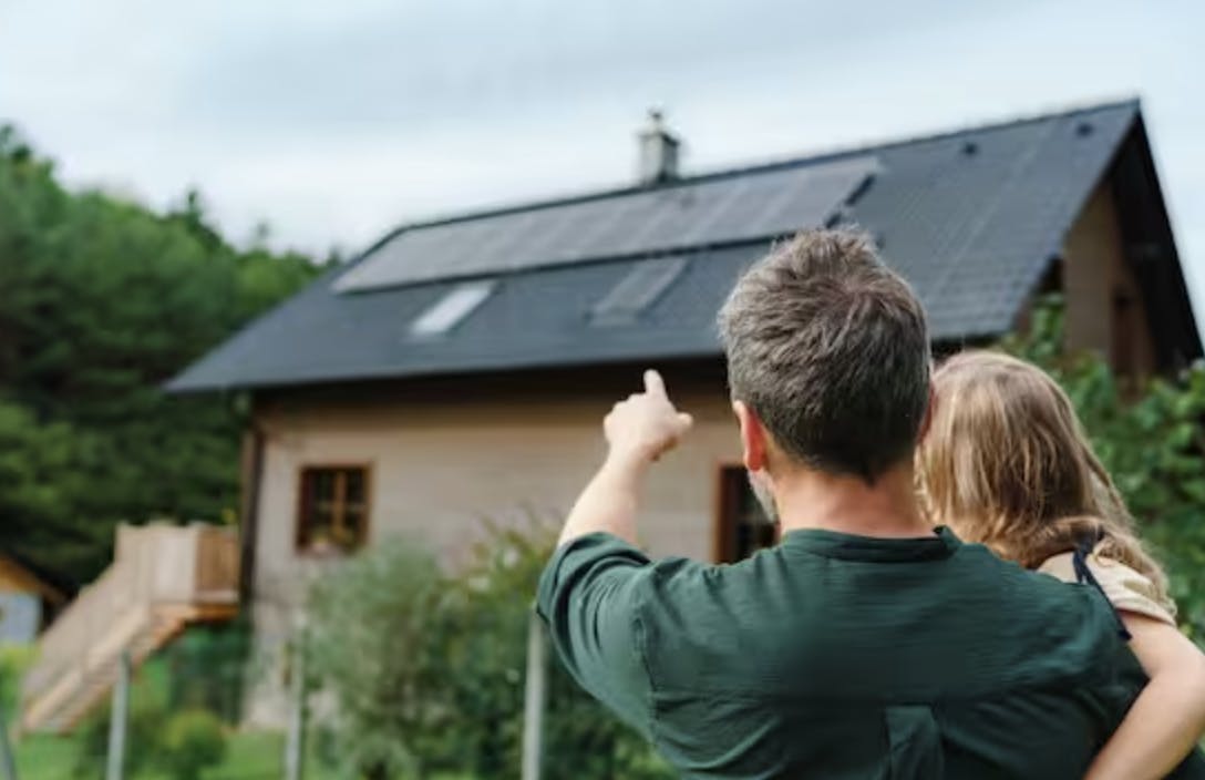 Photo maison installation toiture panneaux solaires
