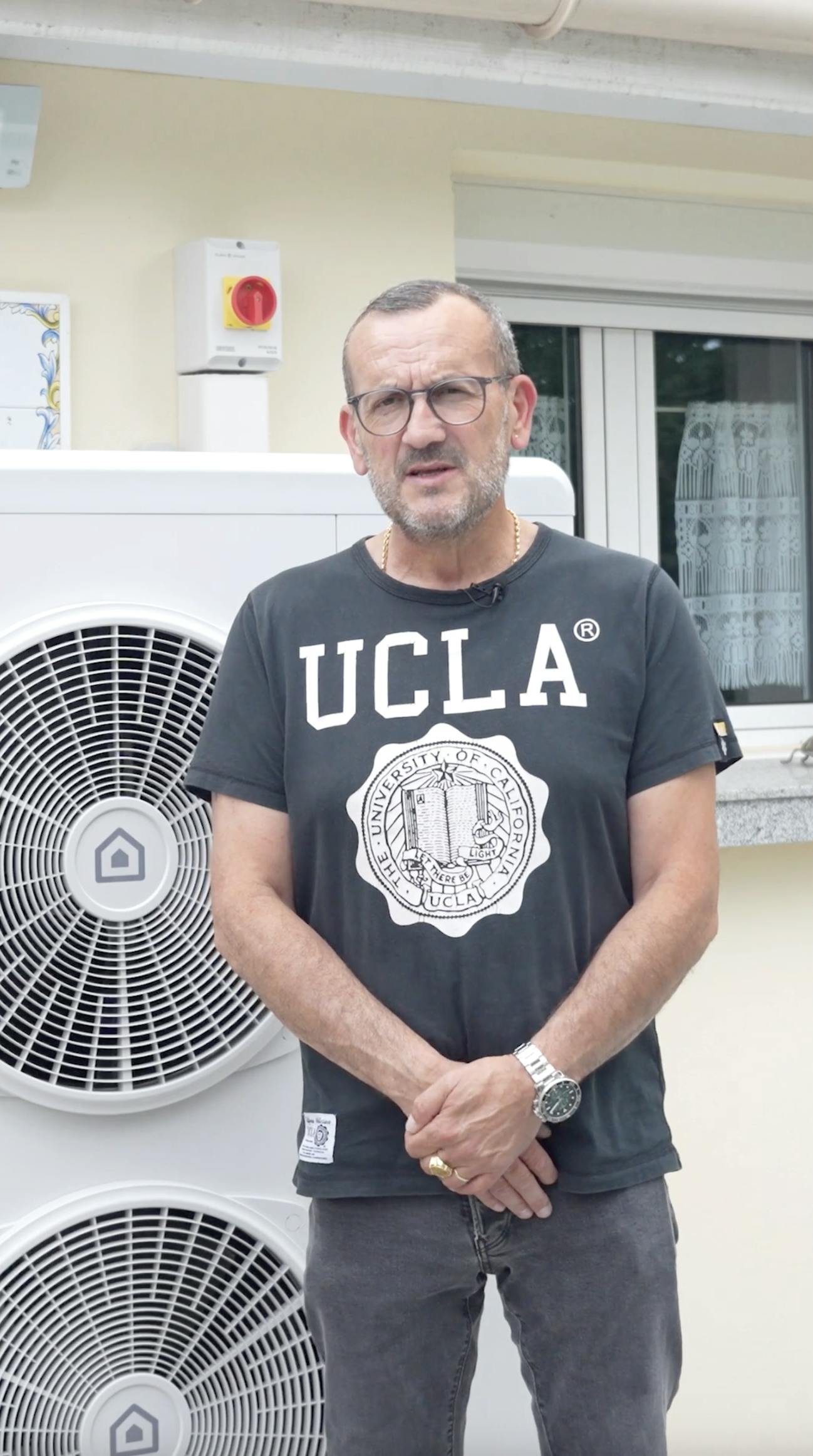 Témoignage client monsieur Schneider installation pompe à chaleur air eau 15kW par Carrefour Énergies à Palaiseau