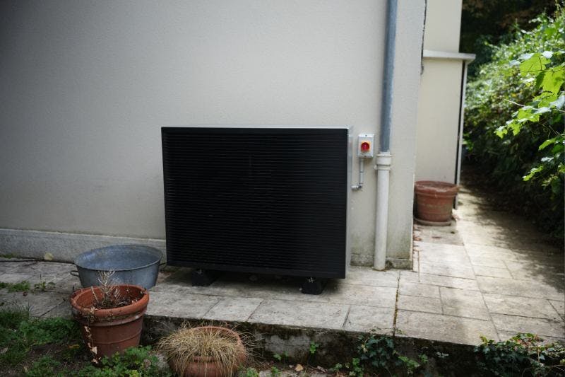 Photo d'une installation d'une pompe à chaleur air/eau chez monsieur Faurian à Soisy-sur-Seine