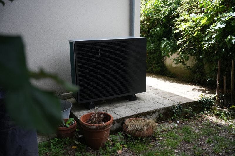 Photo d'une installation d'une pompe à chaleur air/eau chez monsieur Faurian à Soisy-sur-Seine