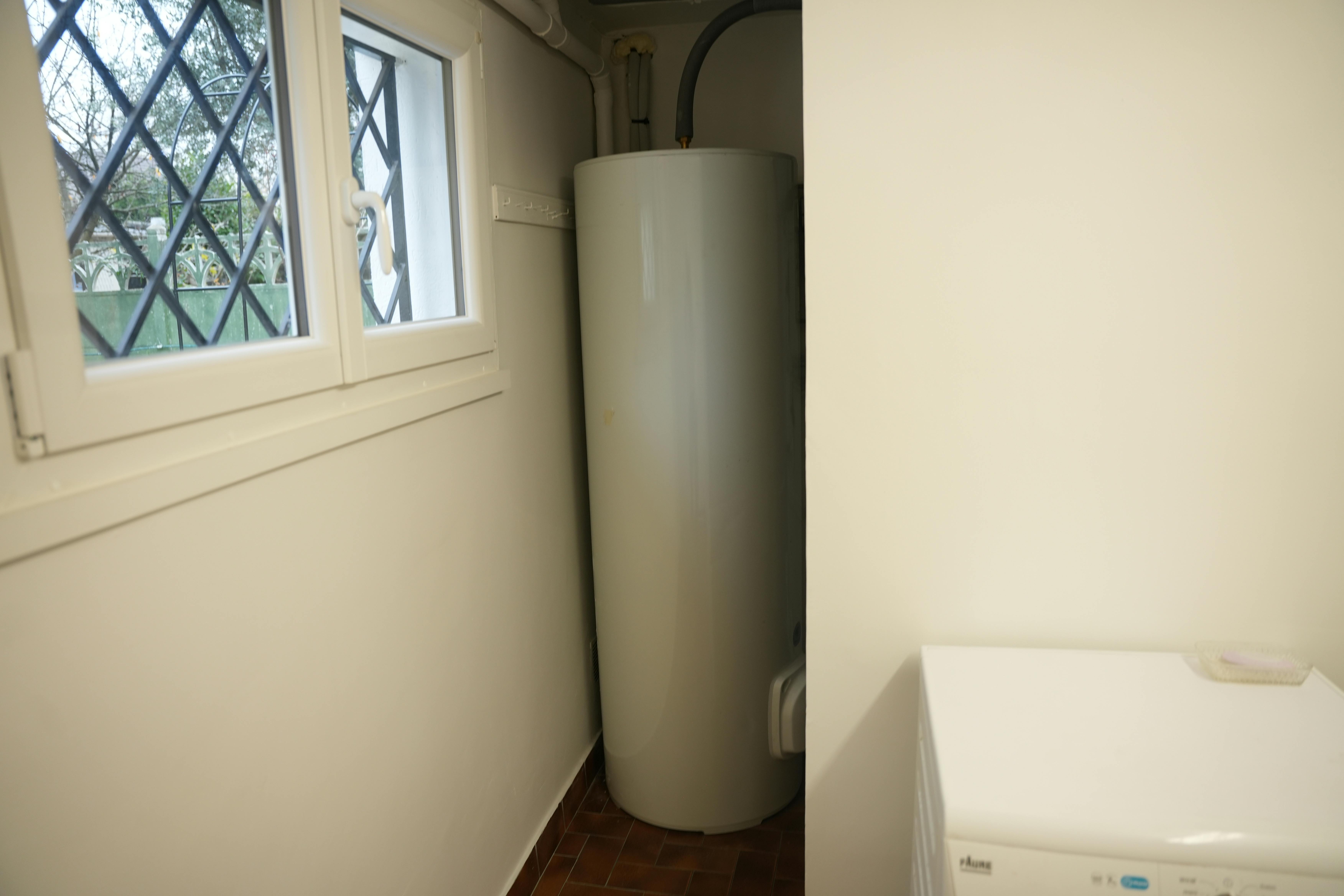 installation ballon thermodynamique chez Mr fournier par Avisun x Carrefour énergies