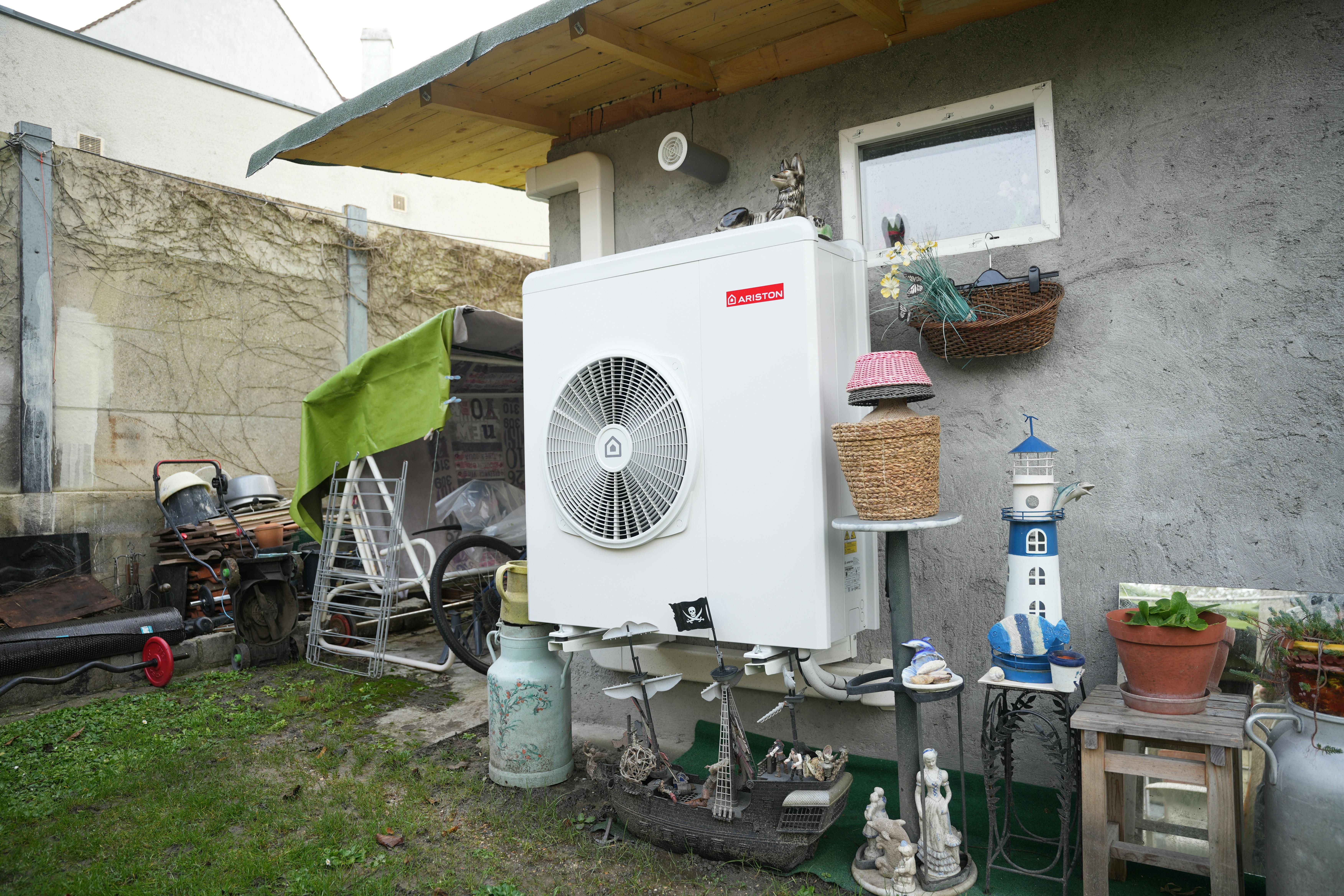 Pompe à chaleur air eau Ariston Nimbus installée chez monsieur fernandes