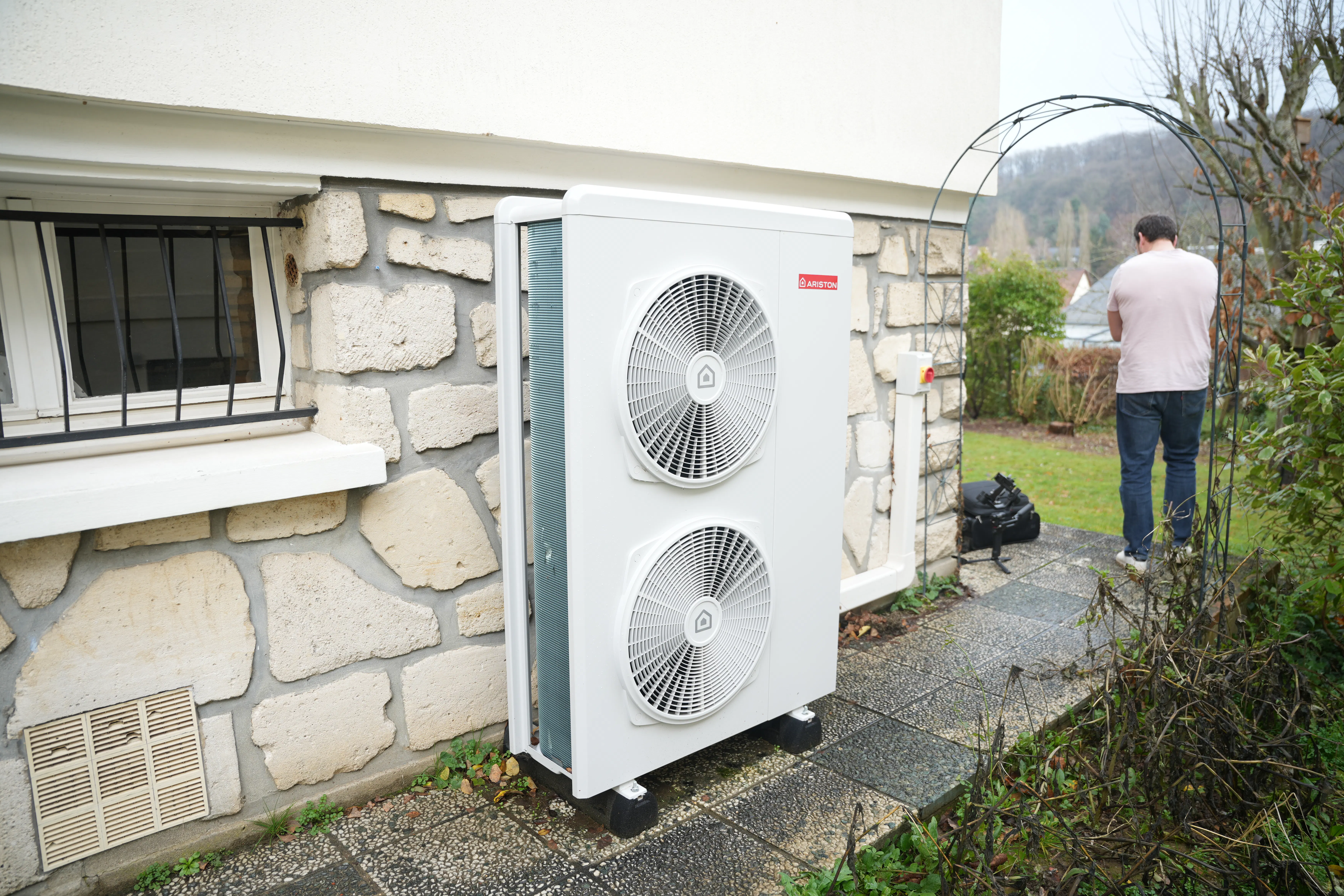 pompe à chaleur air eau + ballon thermodynamique installés chez monsieur Fischer