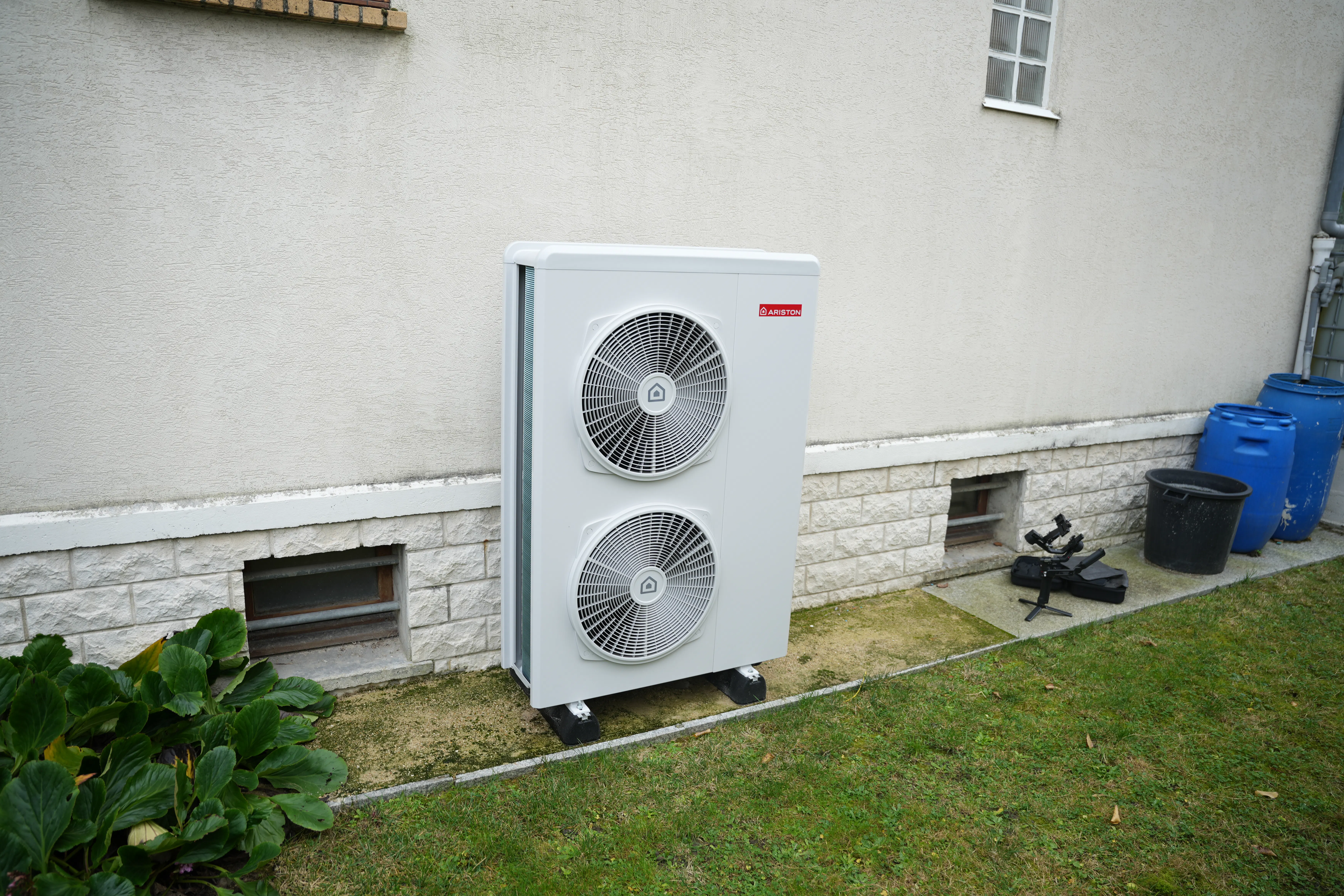 Pompe à chaleur unité extérieure installée chez client Carrefour énergies