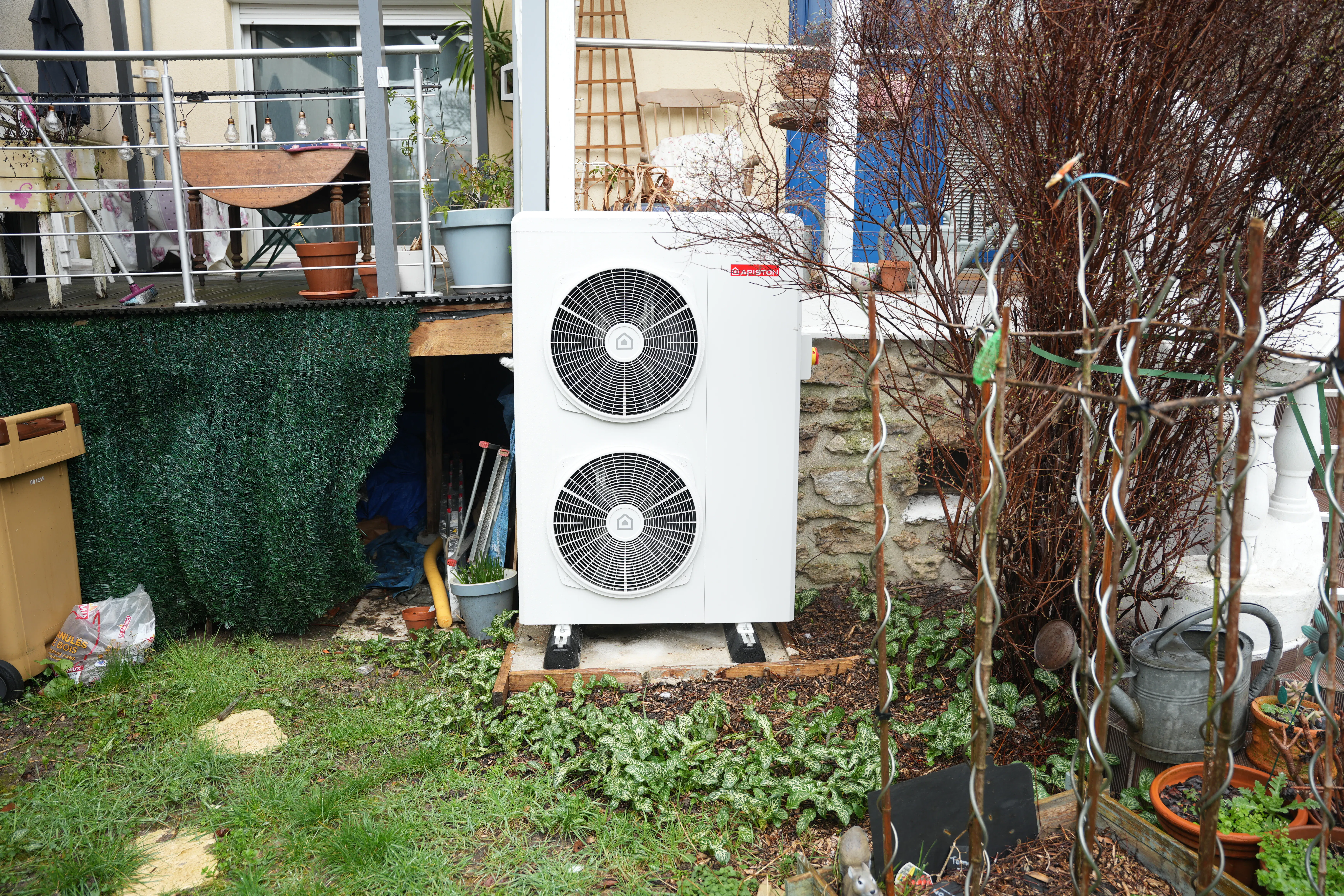 Pompe à chaleur air eau installée chez monsieur Markassis par Avisun x Carrefour énergies
