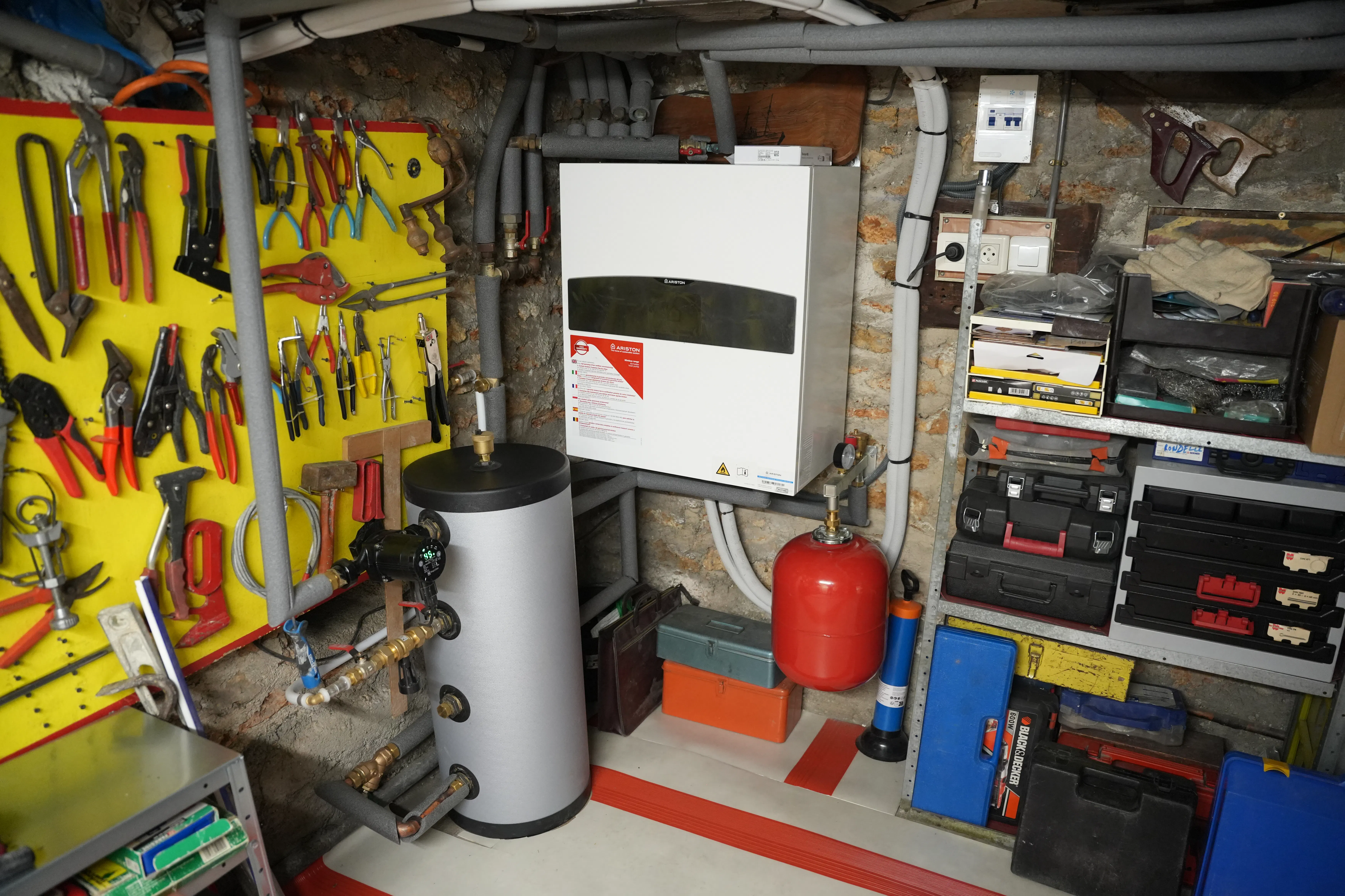 Pompe à chaleur air eau installée chez monsieur Markassis par Avisun x Carrefour énergies
