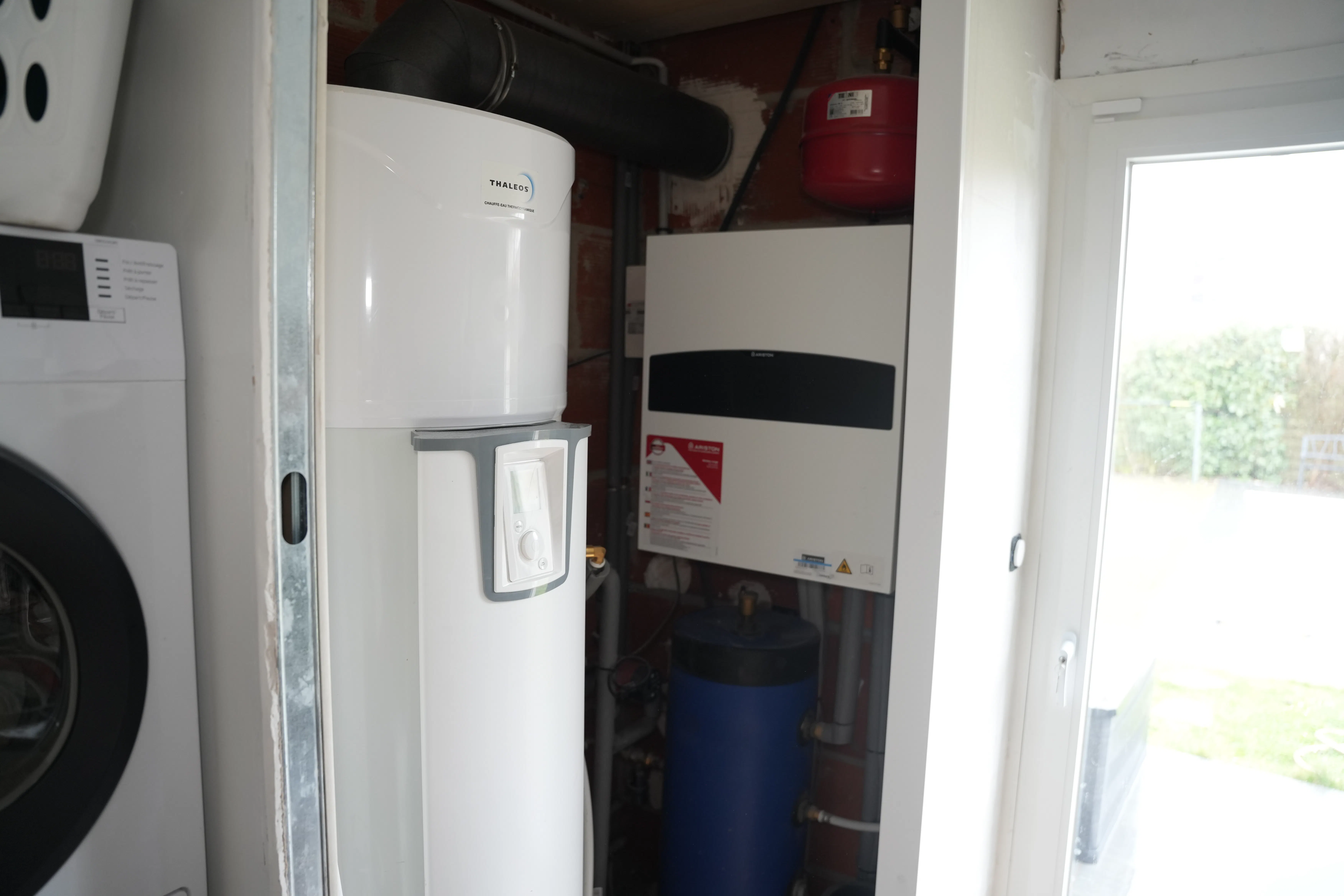 Pompe à chaleur air eau installée chez monsieur Degraeve par Avisun x Carrefour énergies