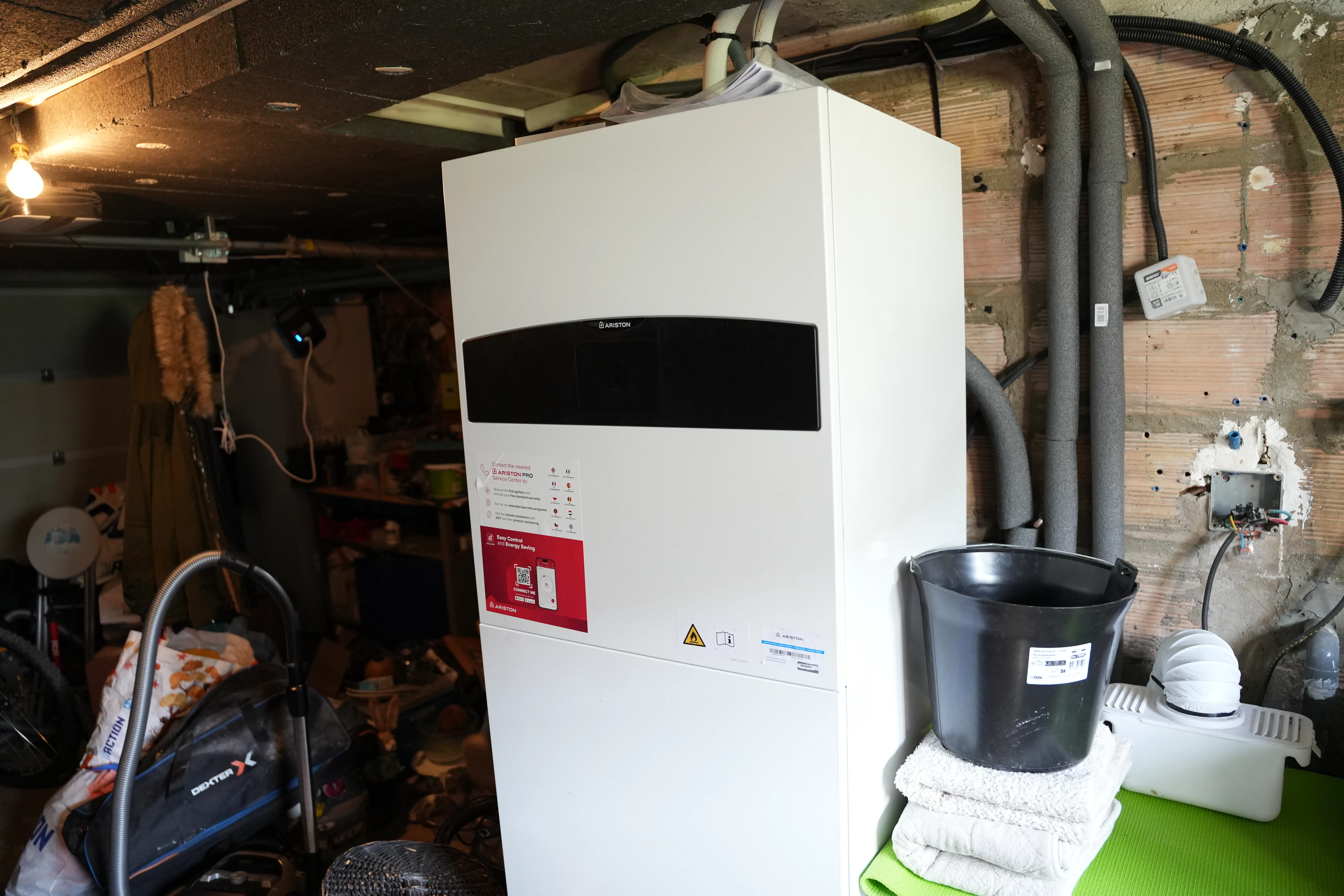 Pompe à chaleur air eau installée chez monsieur et madame Grassart par Avisun x Carrefour énergies