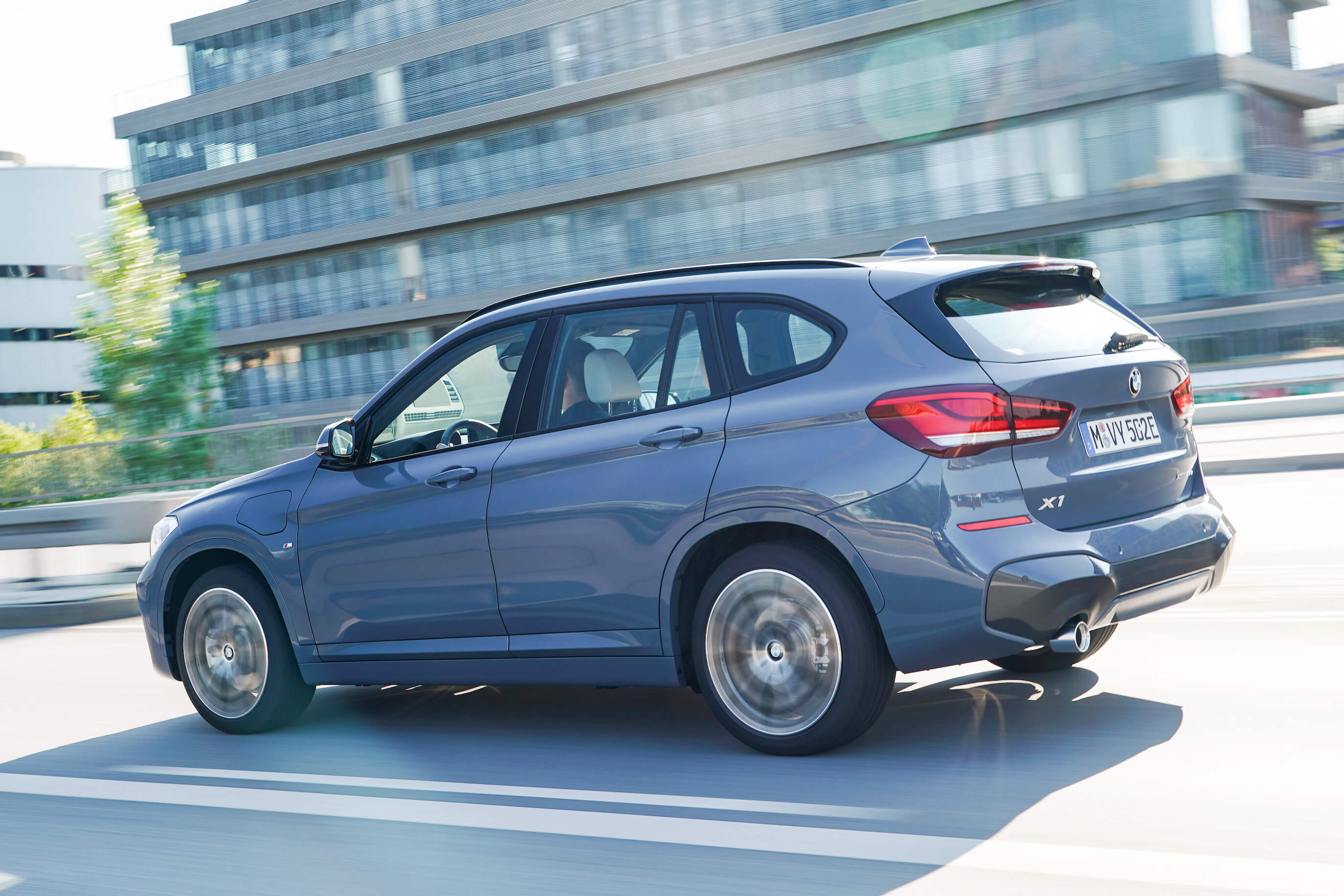 Best Luxury Subcompact Suv 2024 - y1z7io0