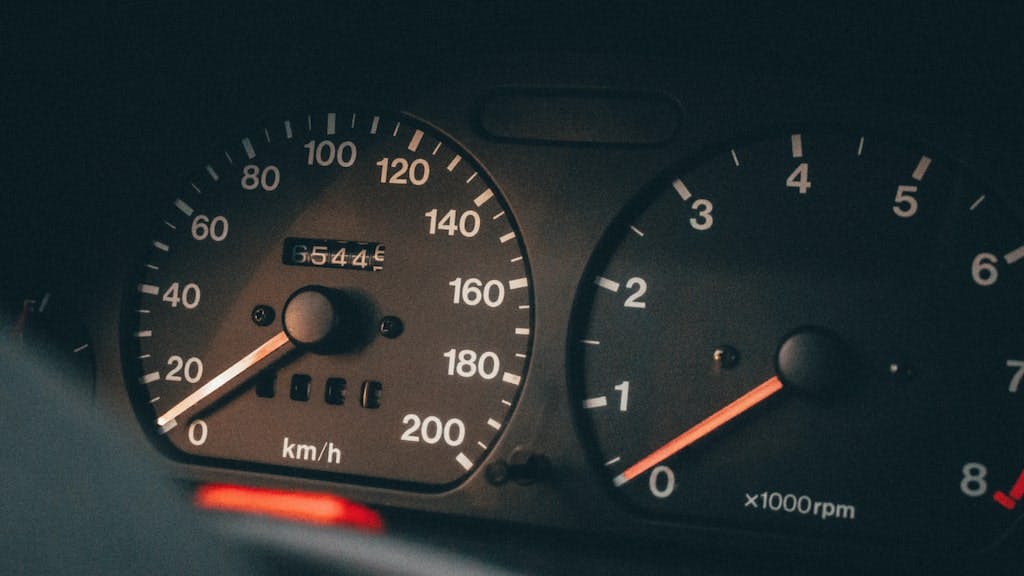Checking the real mileage on a used car: how to detect an odometer rollback?
