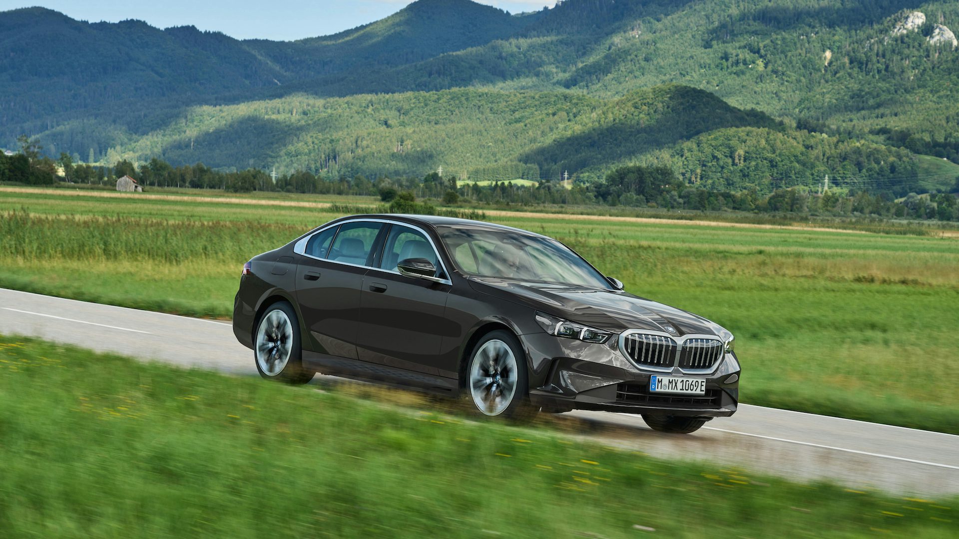 2023 BMW 5 Series front quarter moving
