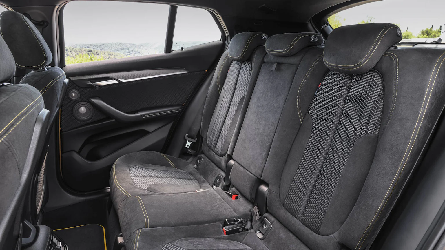 BMW X2 | Interior y maletero | carwow