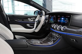 Mercedes-Benz CLS Coupé Azul Espectral salpicadero lateral