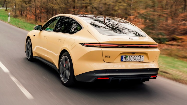 Porsche will Elektroautos akustisch und optisch Auspuff zurückgeben >