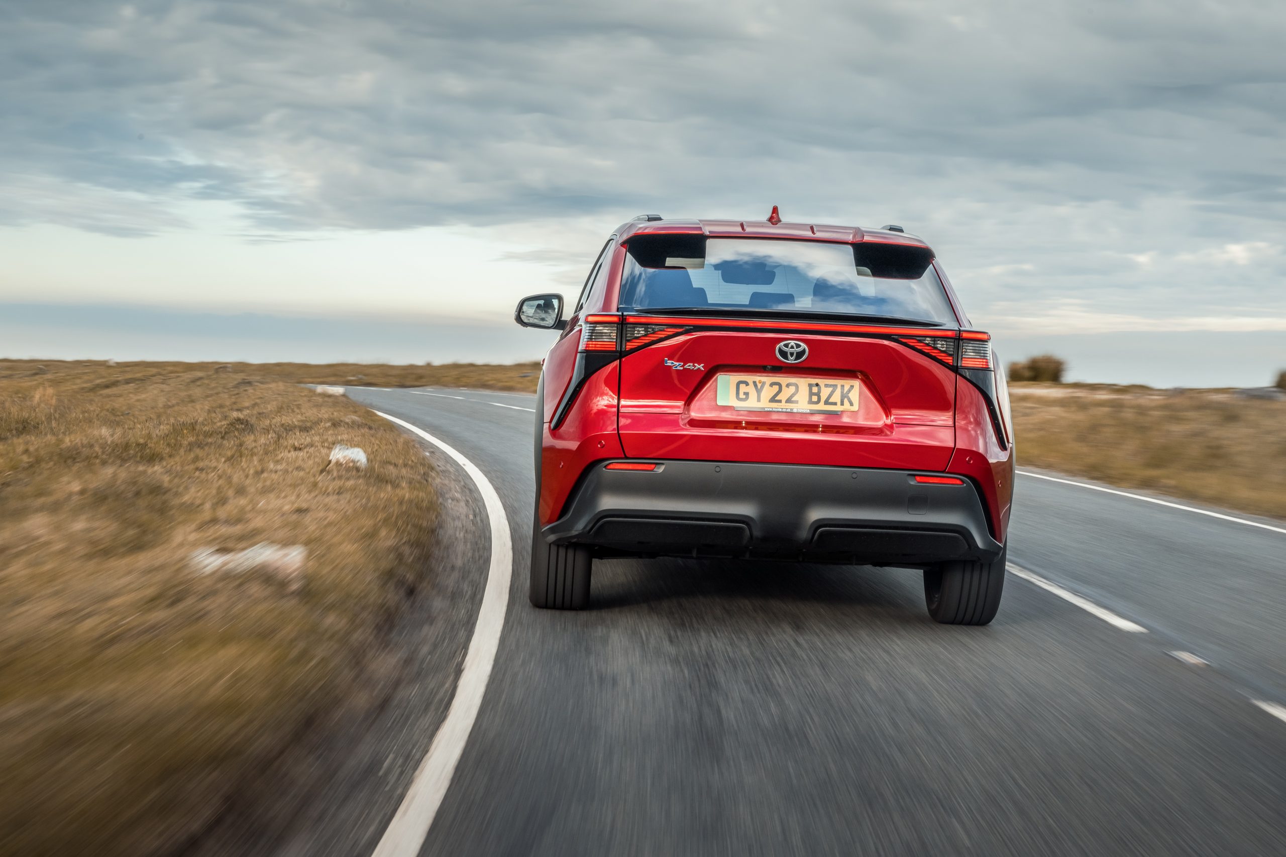 Toyota bZ4X Review 2024 | Performance & Pricing | Carwow