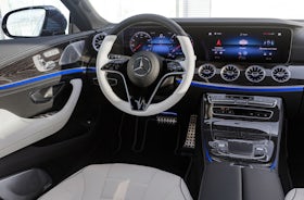 Mercedes-Benz CLS Coupé Azul Espectral volante