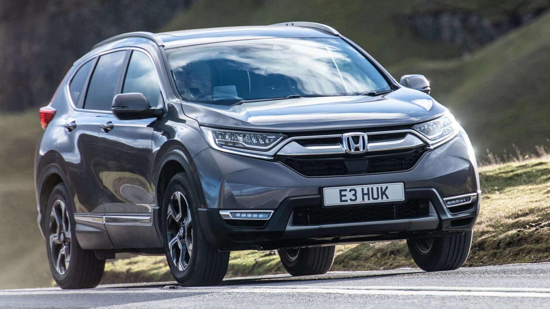 2019 Honda CR-V front quarter moving