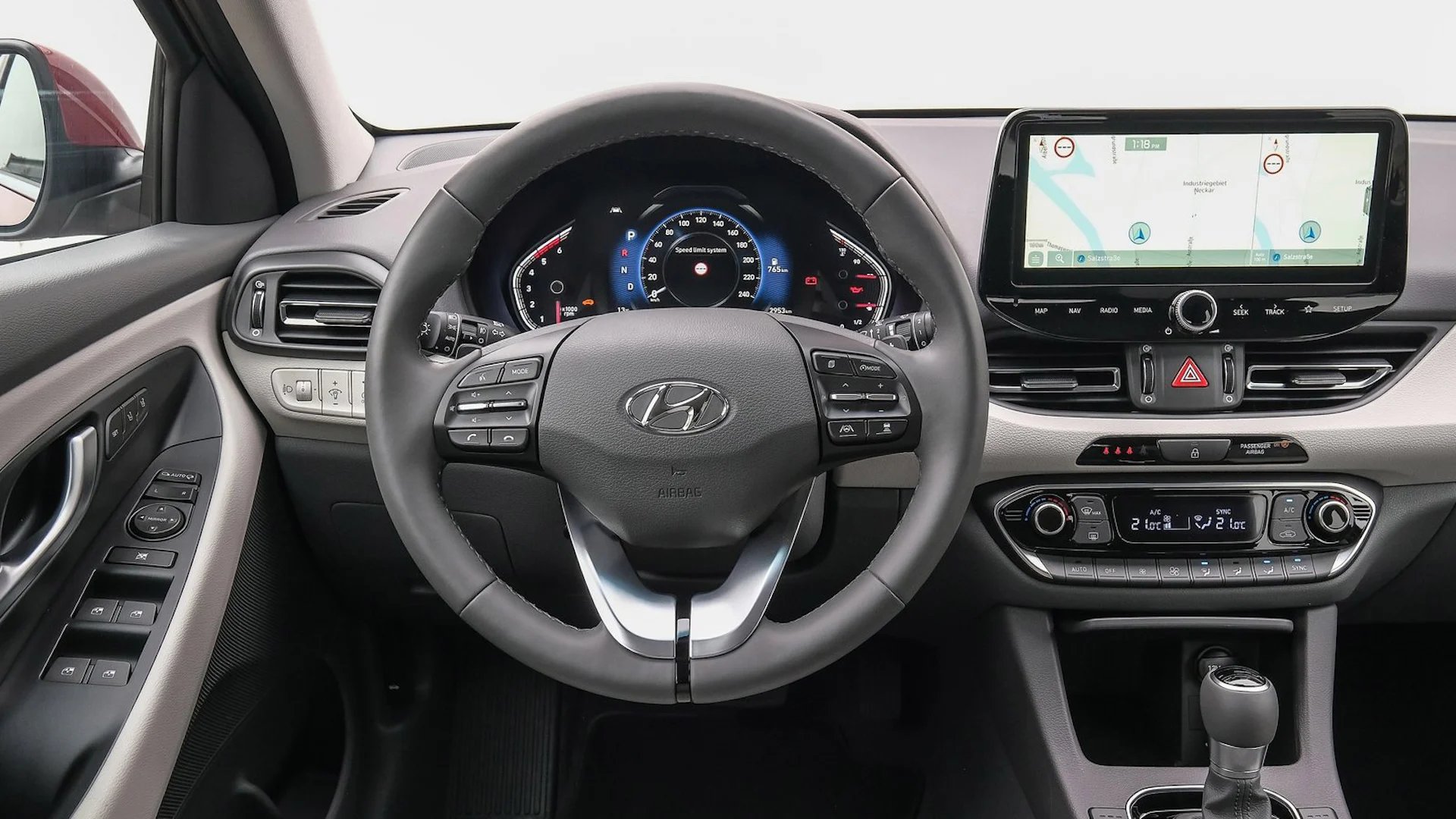 Hyundai I30 Interior Y Maletero Carwow hyundai-i30-interior-y-maletero-carwow