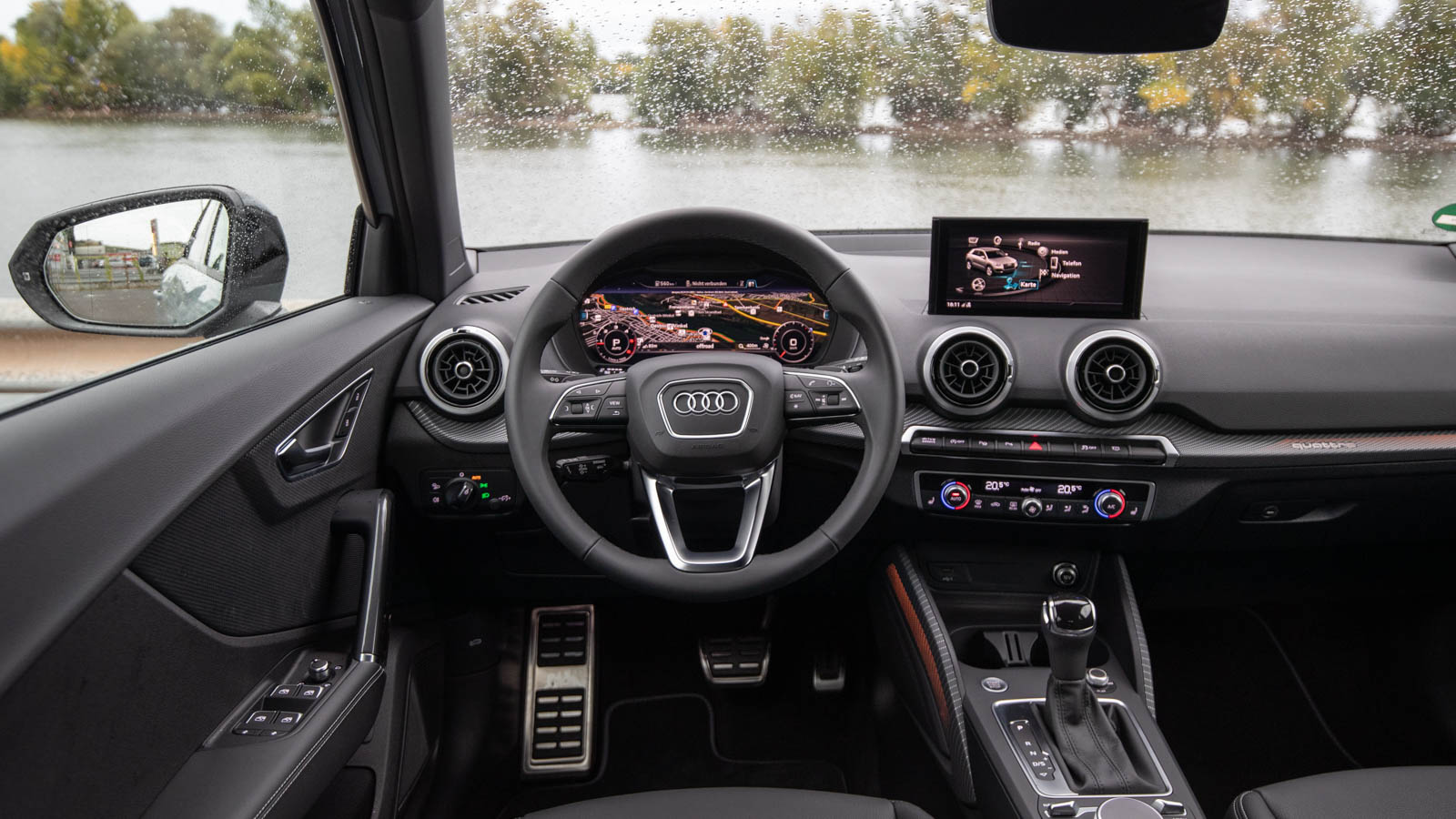 Audi Q2 Interior y maletero Carwow