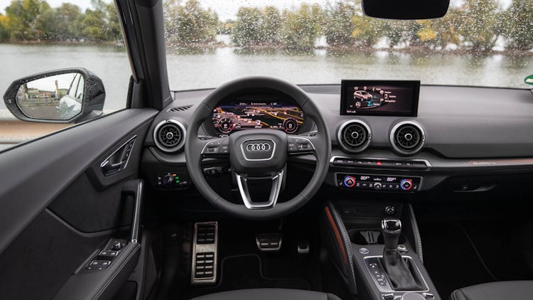 Audi Q2, Interior y maletero