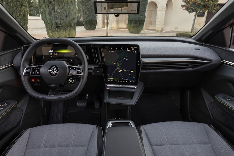 Der neue Renault Megane Cabrio beeindruckt die Testfahrerin durch Technik  und Eleganz