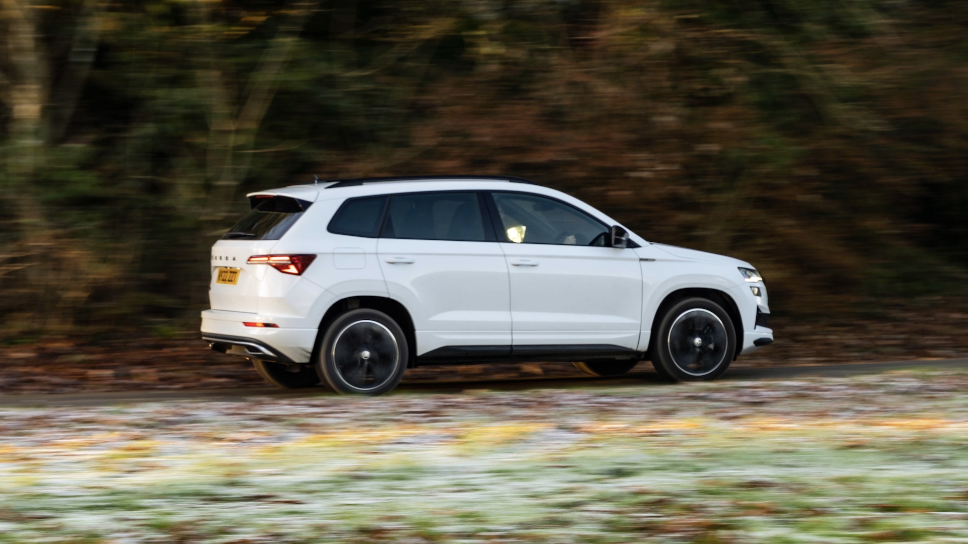 Skoda Karoq Review 2024 | Price, Interior & Boot Space | Carwow