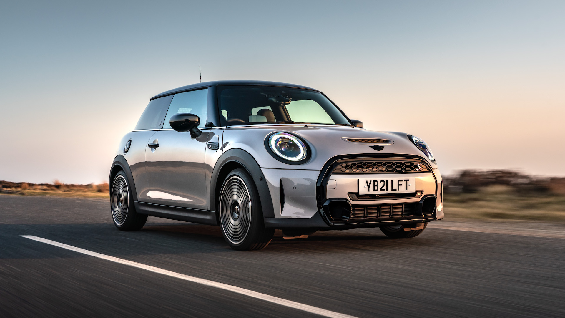 2019 Mini Cooper John Cooper Works JCW (Enigmatic Black Metallic