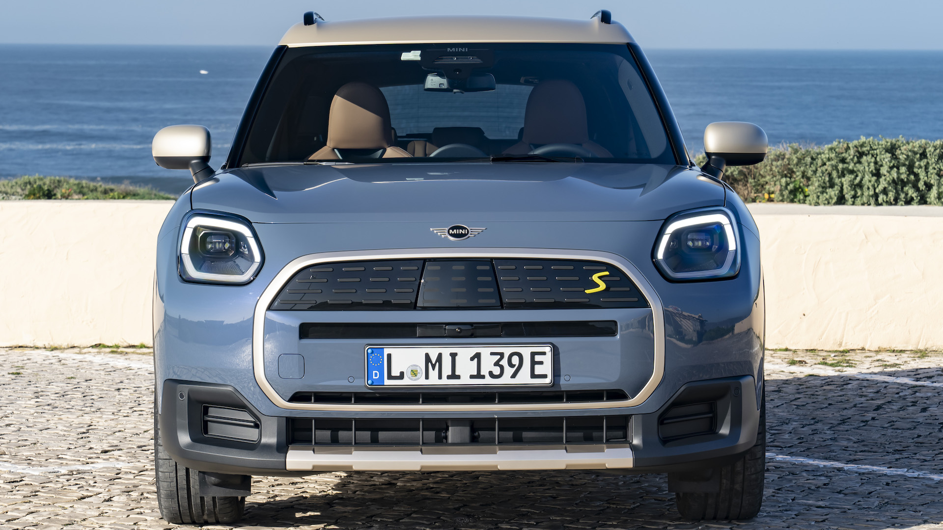 MINI Countryman Electric Review 2024 | Performance & Pricing | Carwow