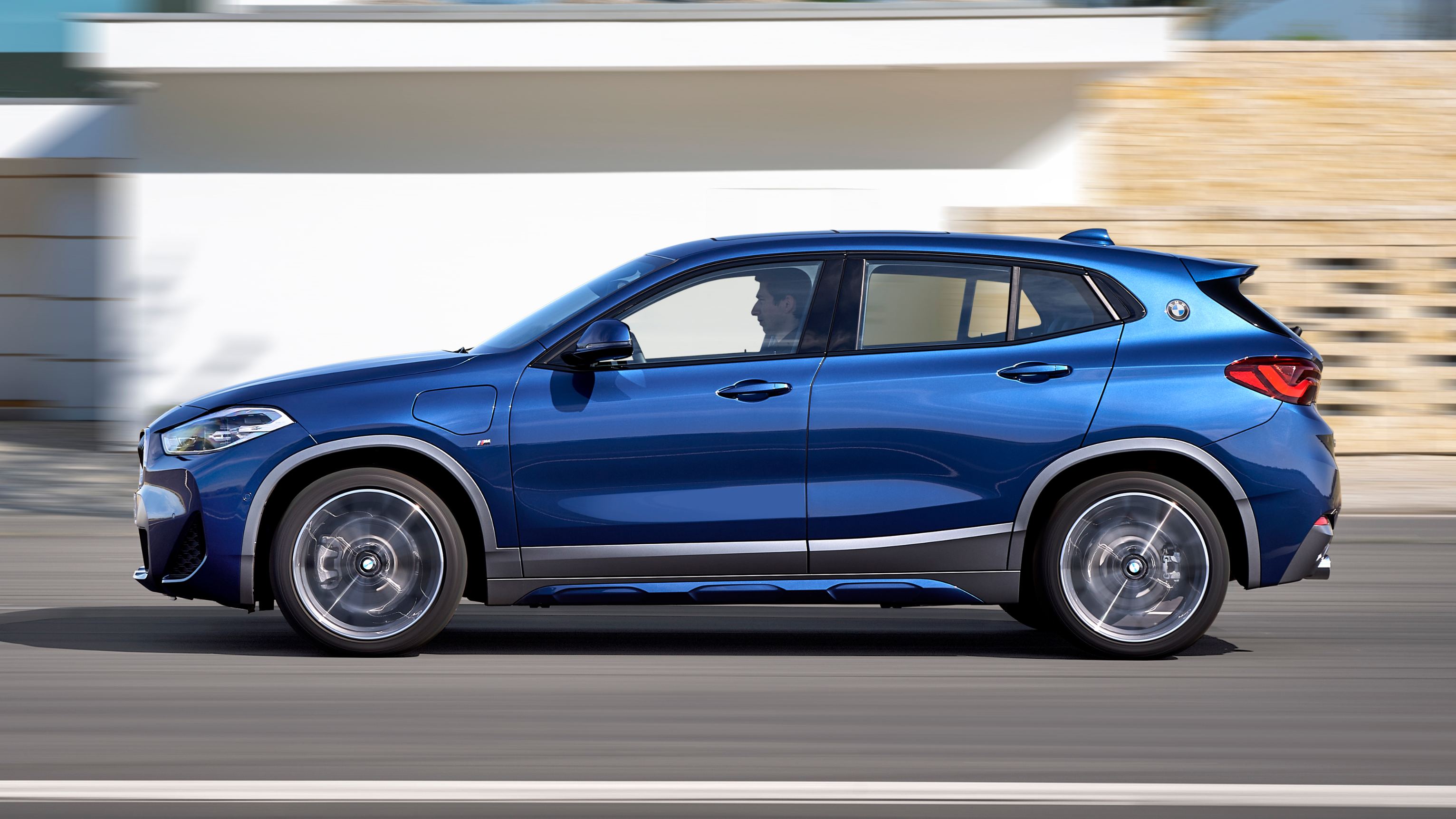 Prueba BMW X2 Híbrido Enchufable 2024 | Precio y Opinión | Carwow