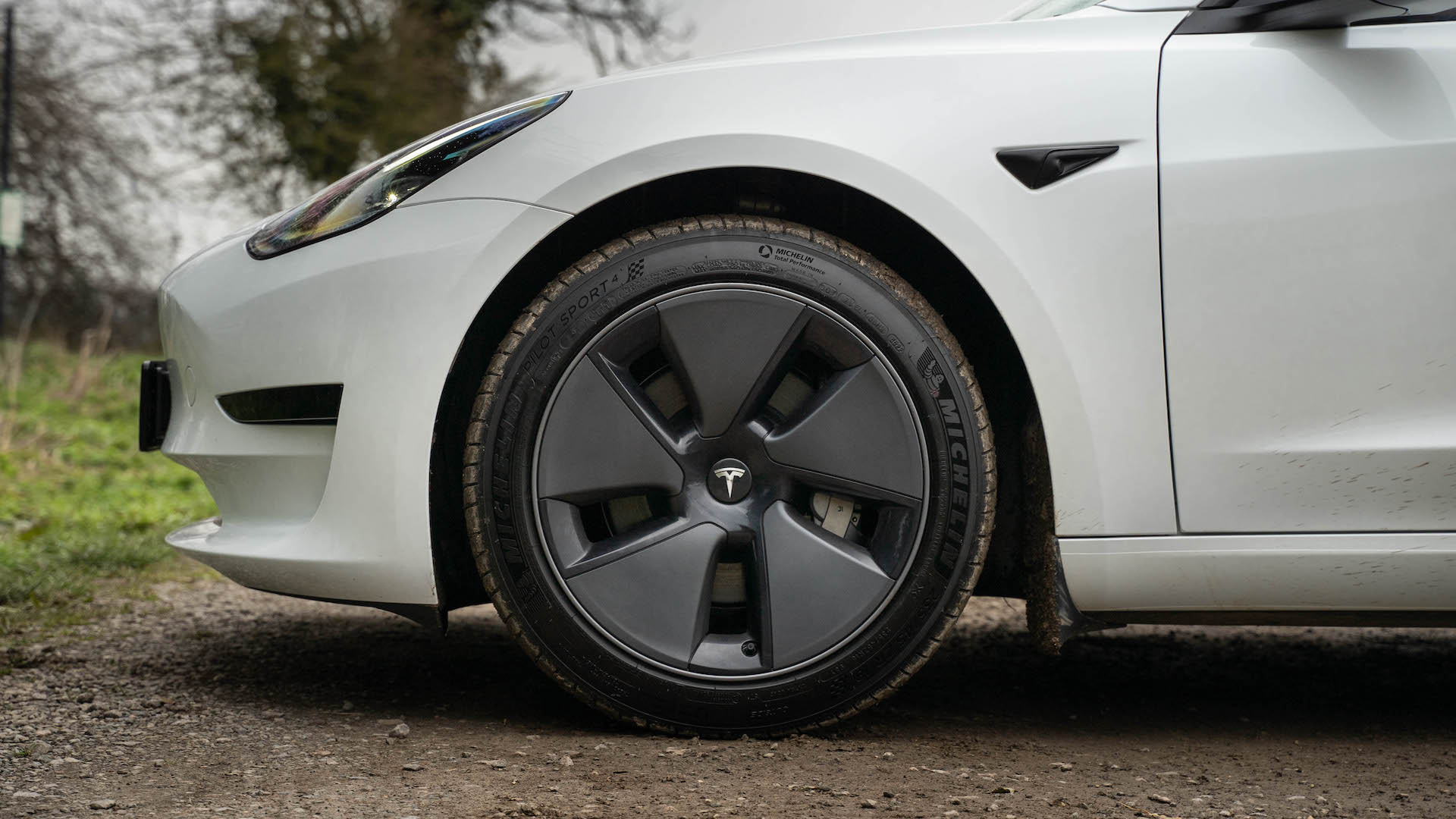 Tesla Model 3 Review 2023 | Price, Interior & Range | carwow